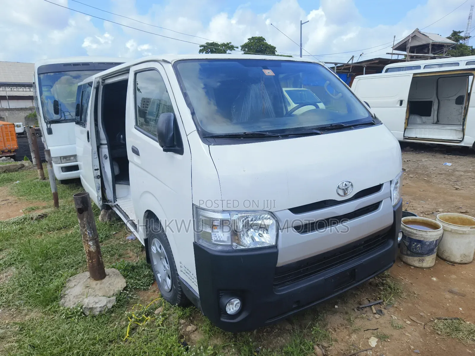 Toyota HiAce 2012 White