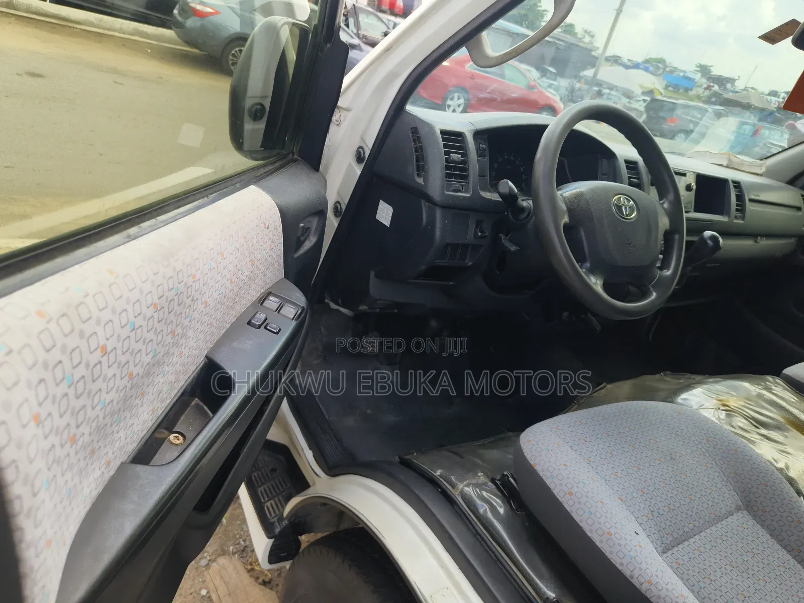 Toyota Grand HiAce 2015 White