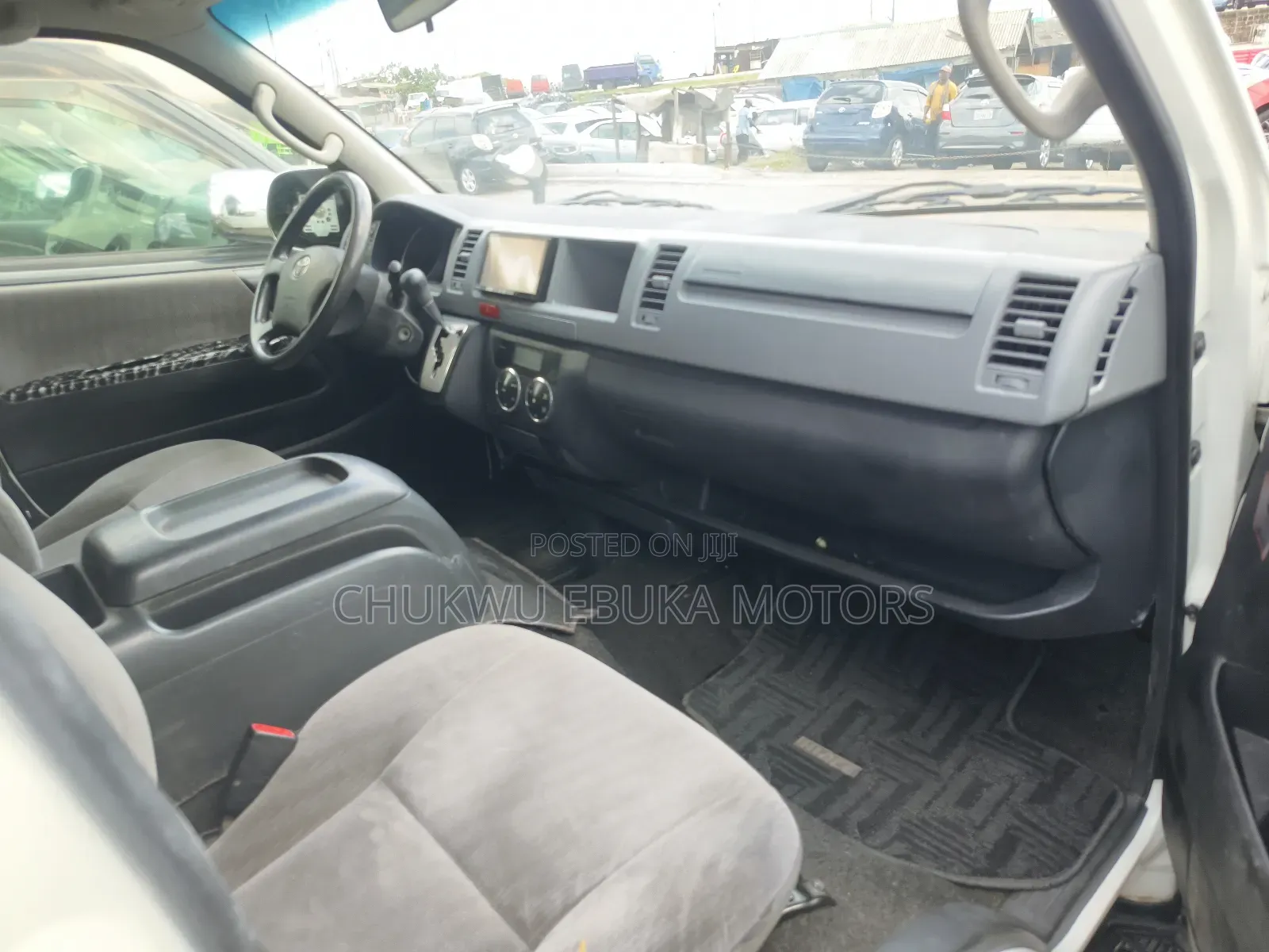 Toyota Grand HiAce 2014 White