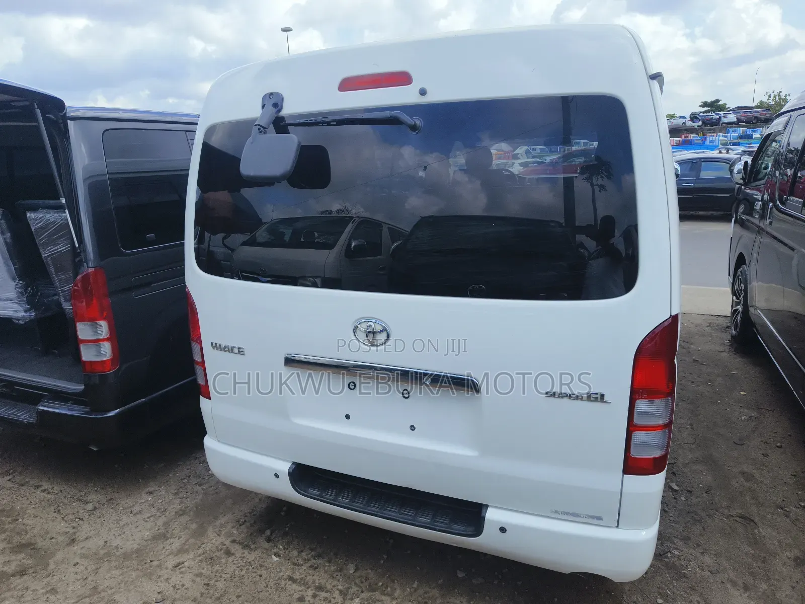 Toyota Grand HiAce 2014 White