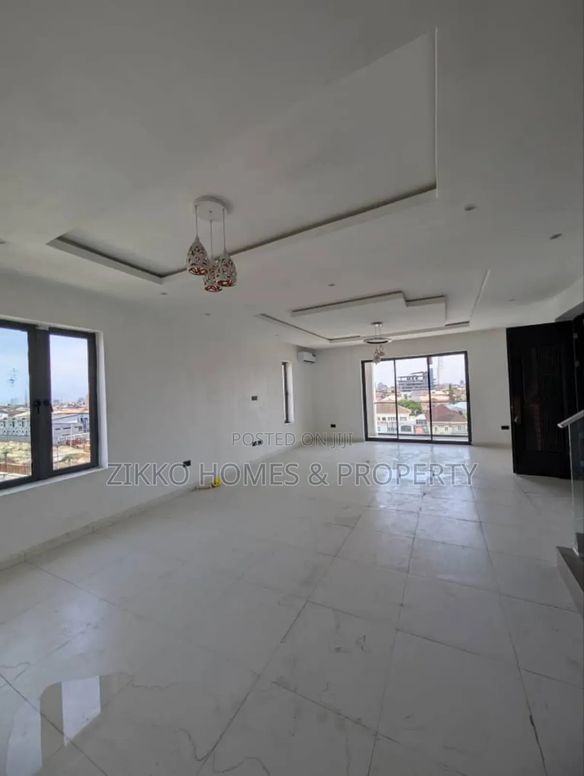 3bdrm Maisonette in Lekki Phase 1 for sale