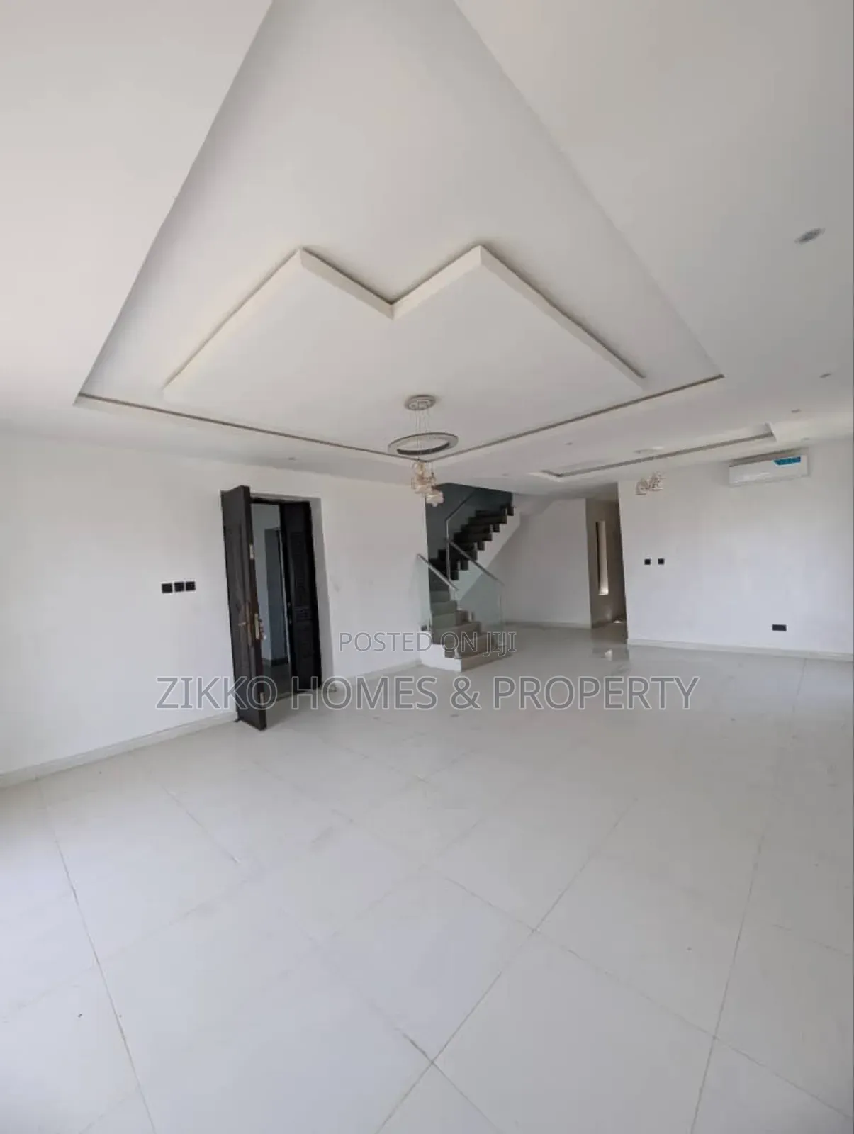 3bdrm Maisonette in Lekki Phase 1 for sale