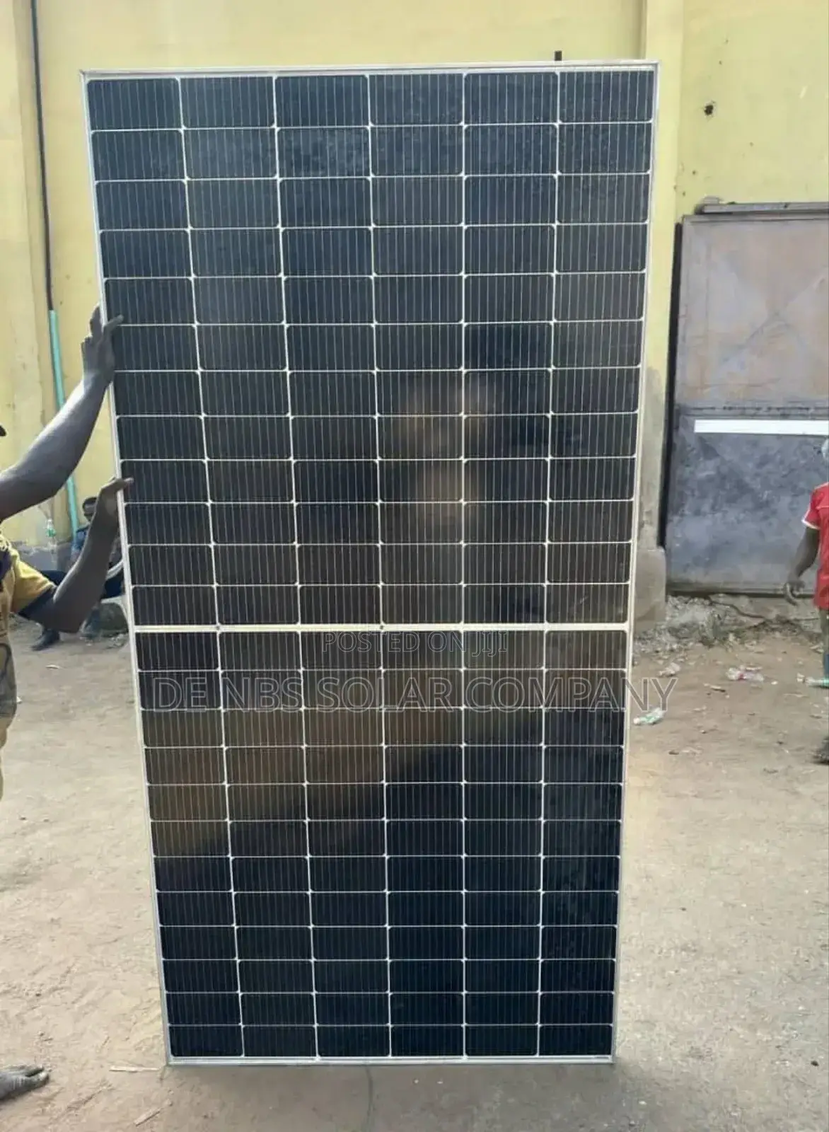585w Jinko Bifacial Mono Crystalline Solar Panel