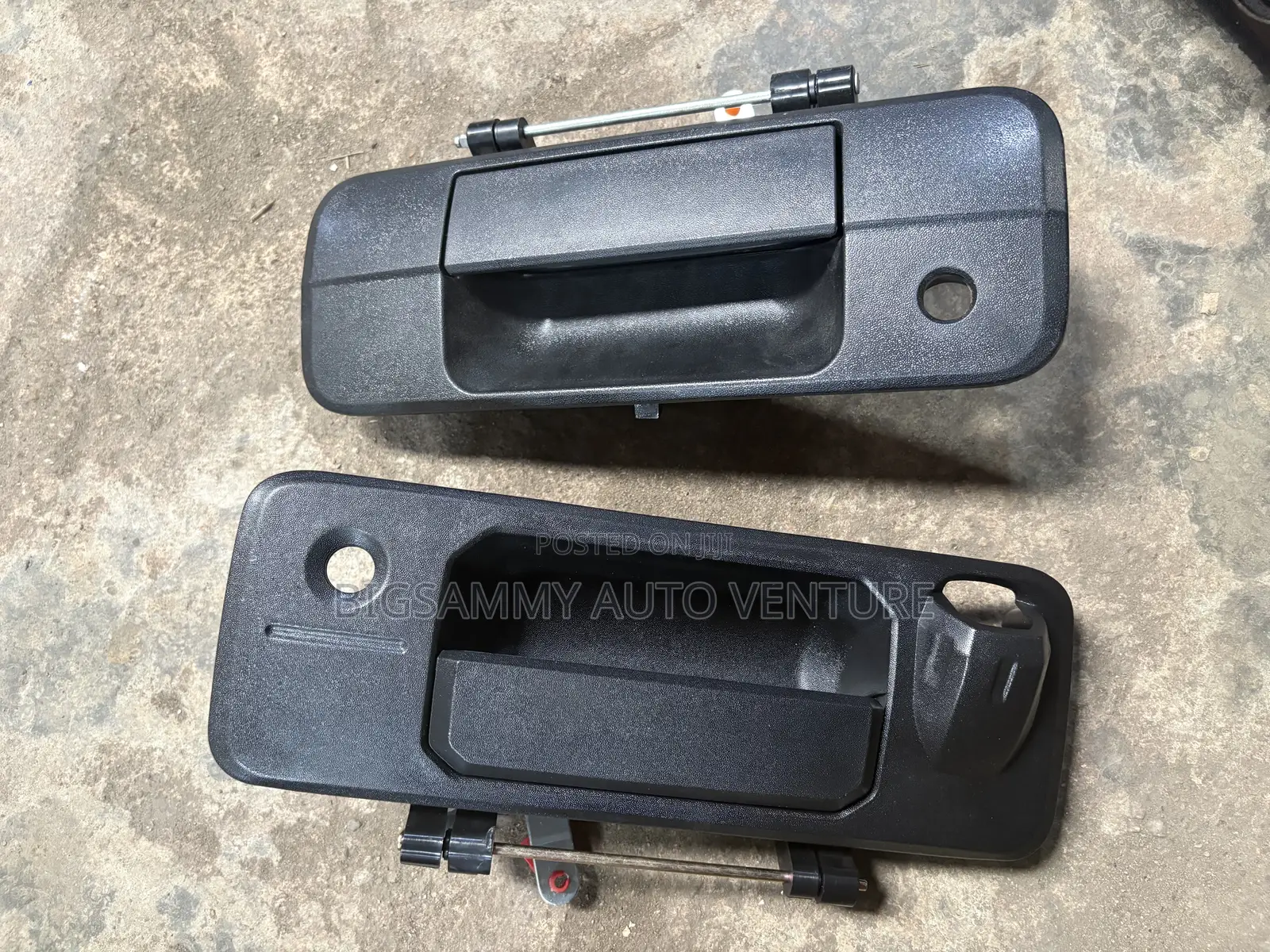 Toyota Tacoma Booth / Tailboard Opener