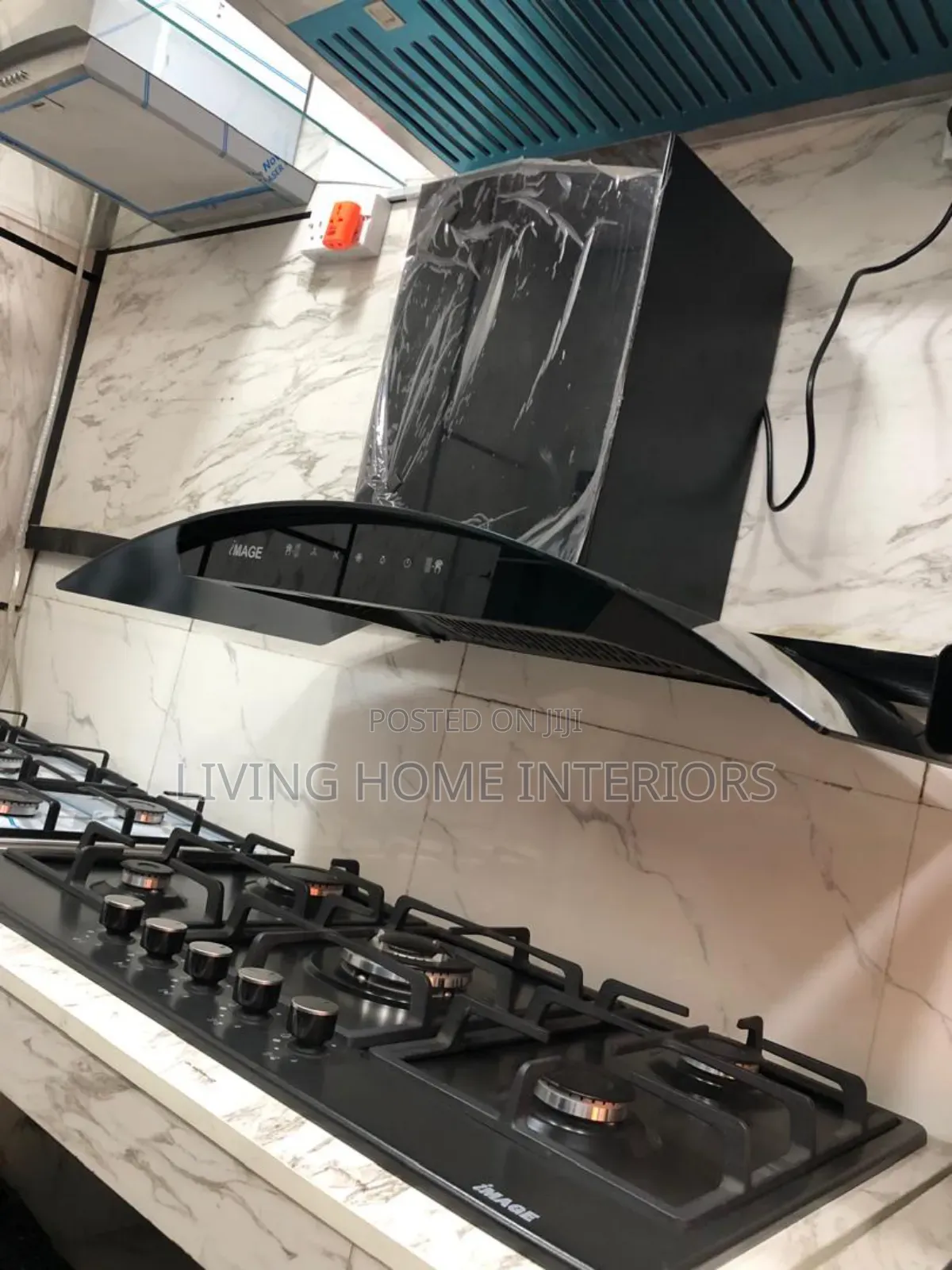 Set of Kitchen Hood and 5 Burner Gas Cooker