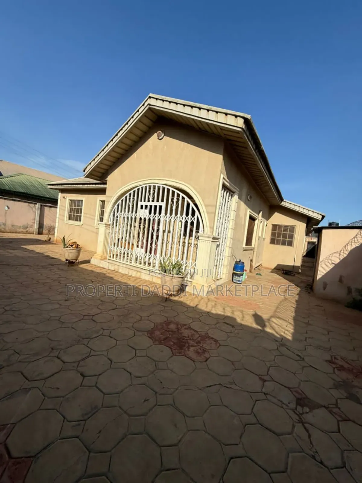 4bdrm Bungalow in Ayobo for sale