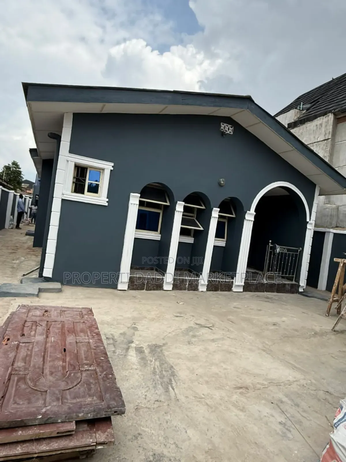 3bdrm Block of Flats in Ijegun for sale