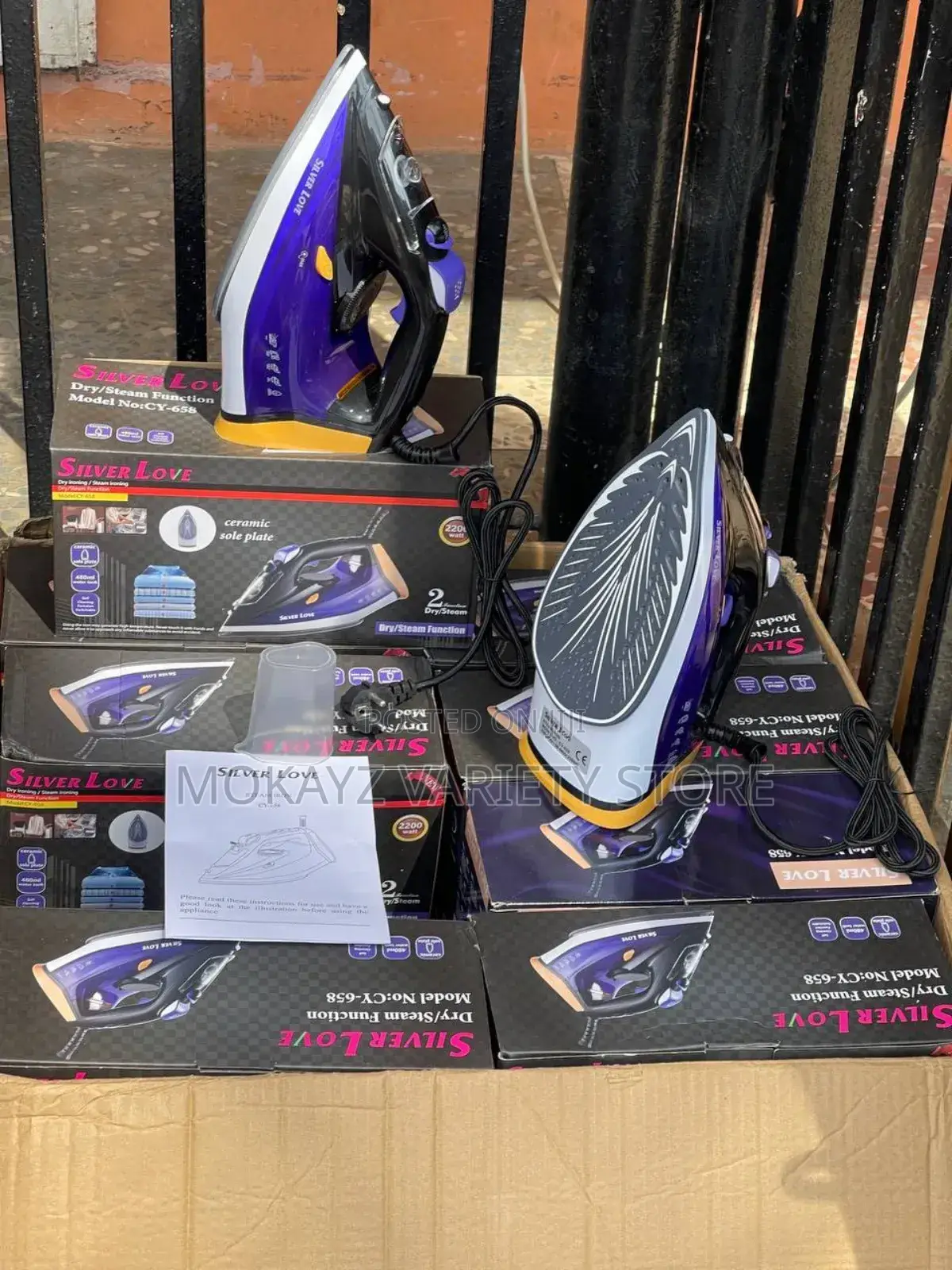 Ceramic Soleplate Steam Iron (Cy-658) - Quality Guaranteed
