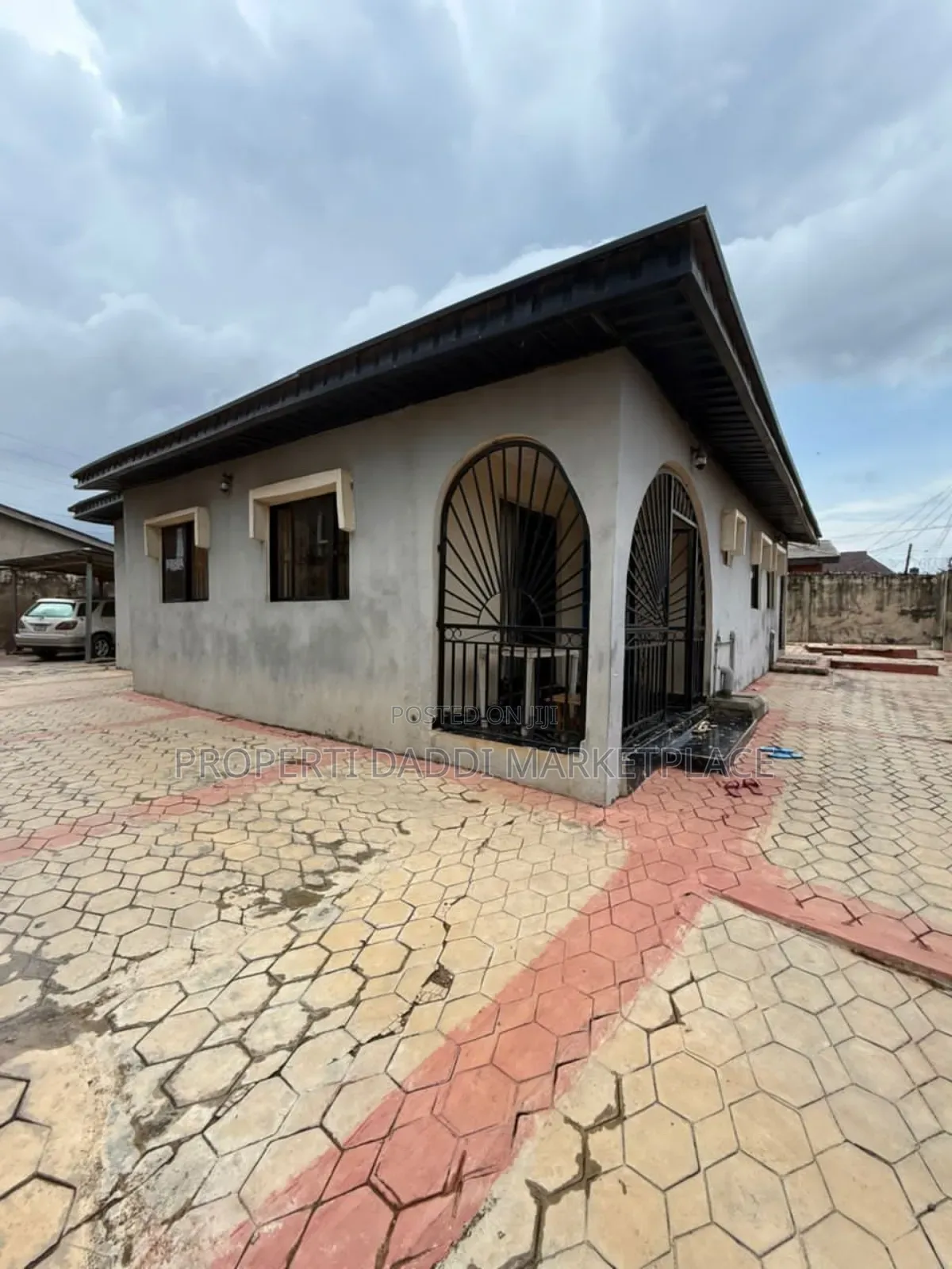 4bdrm Bungalow in Alagbado for sale