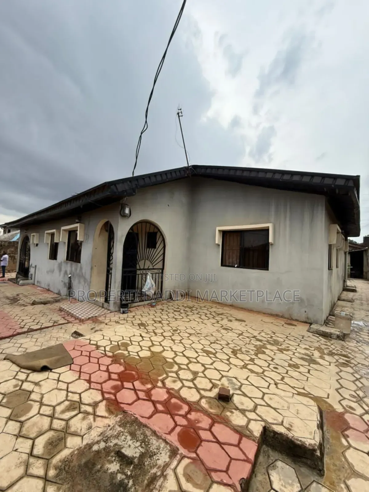 4bdrm Bungalow in Alagbado for sale
