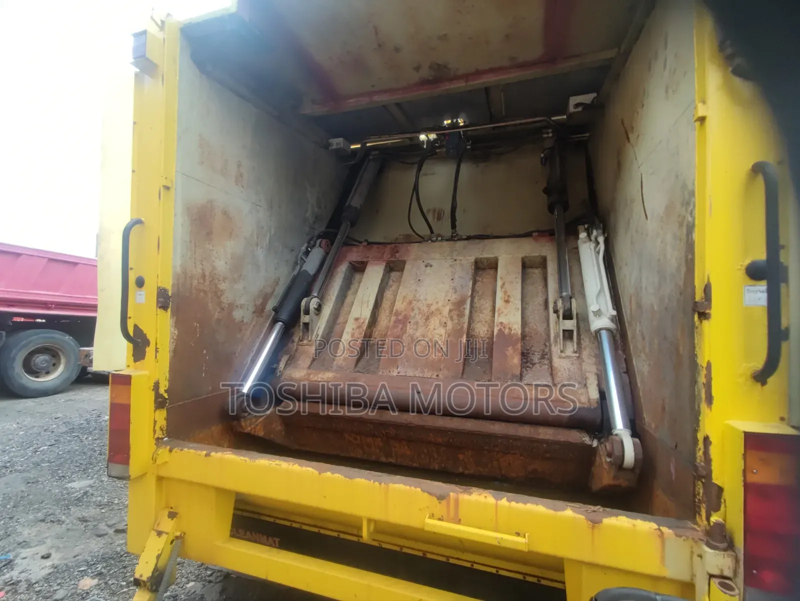Man Diesel Truck 10 Tyres