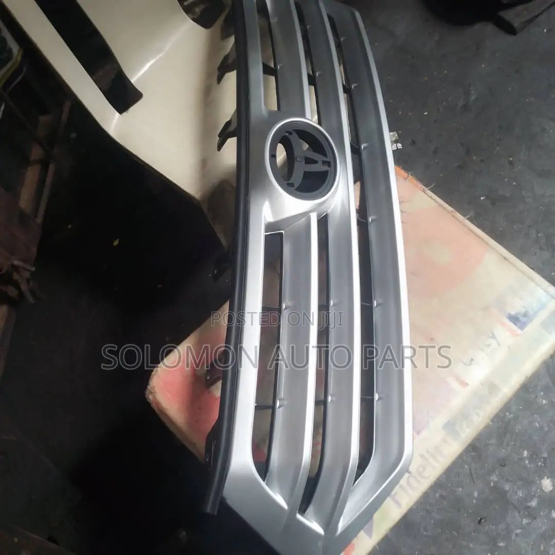Front Grill Highlander 2012