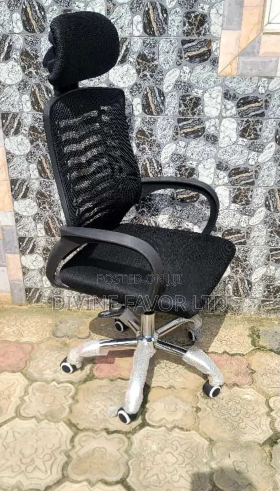 Mesh Office Chair Swivel With Headrest.