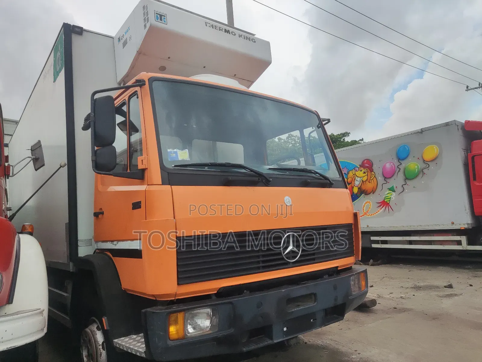 Refrigerator Truck