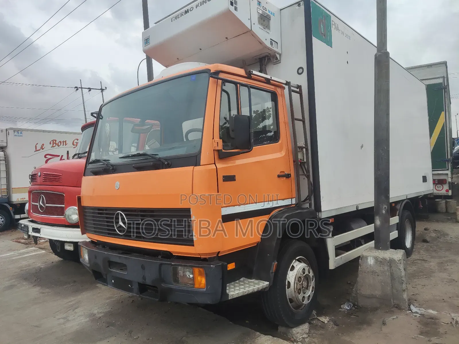 Refrigerator Truck