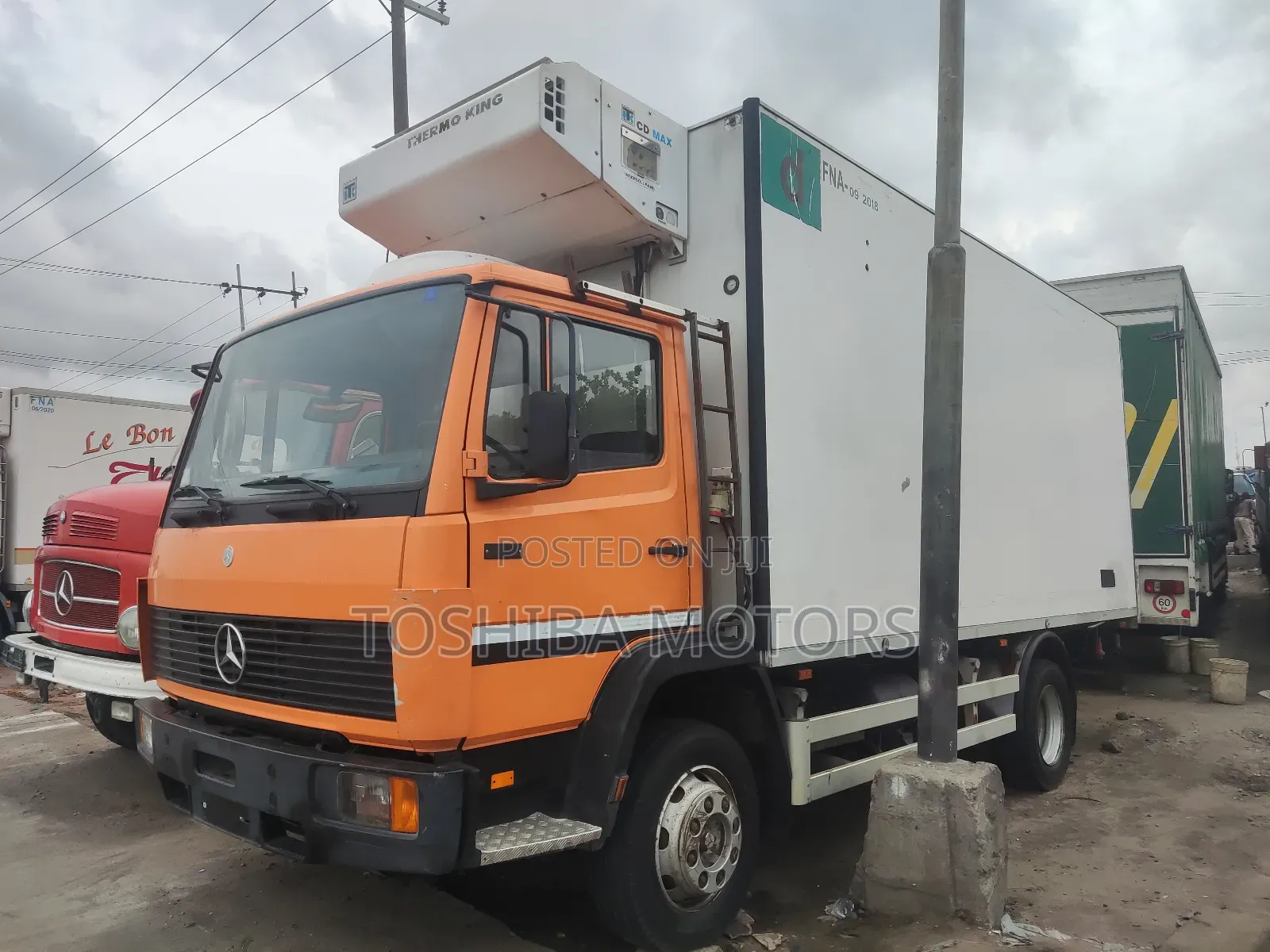 Refrigerator Truck