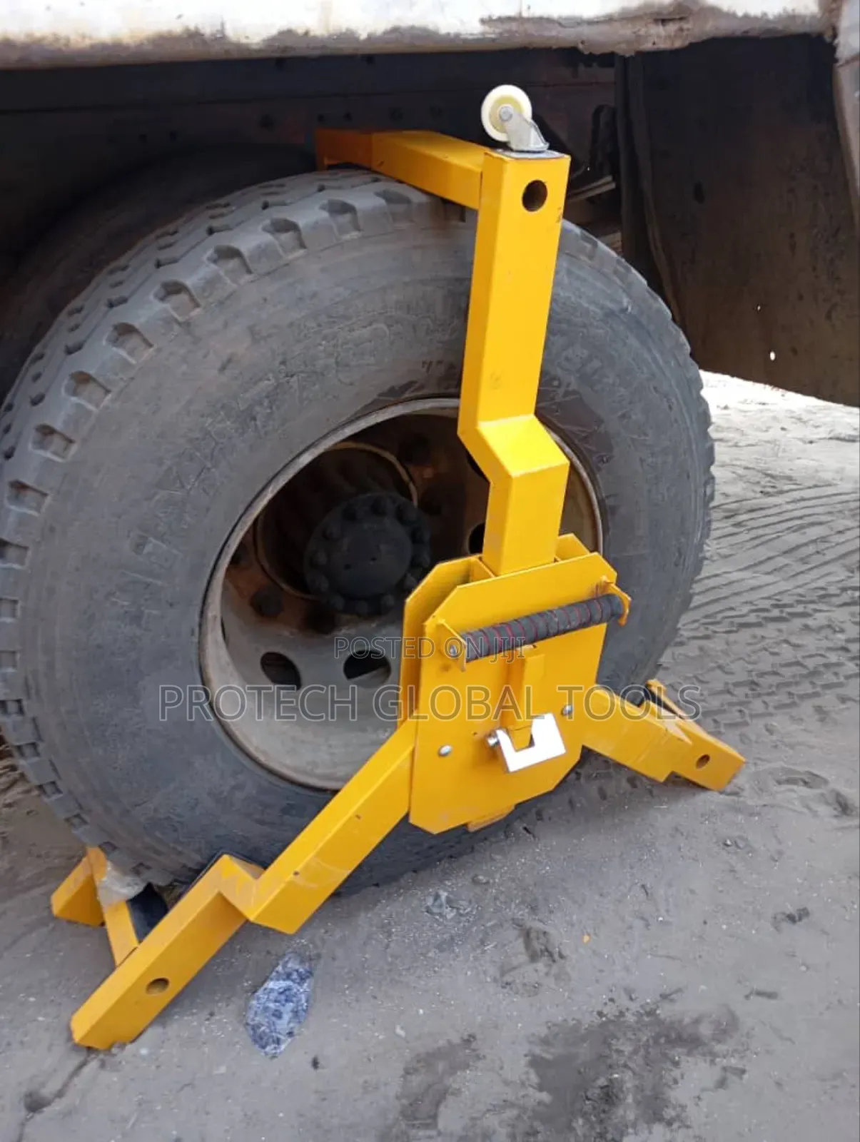 Truck Tire Lock or Anti _Theft Lug Nut