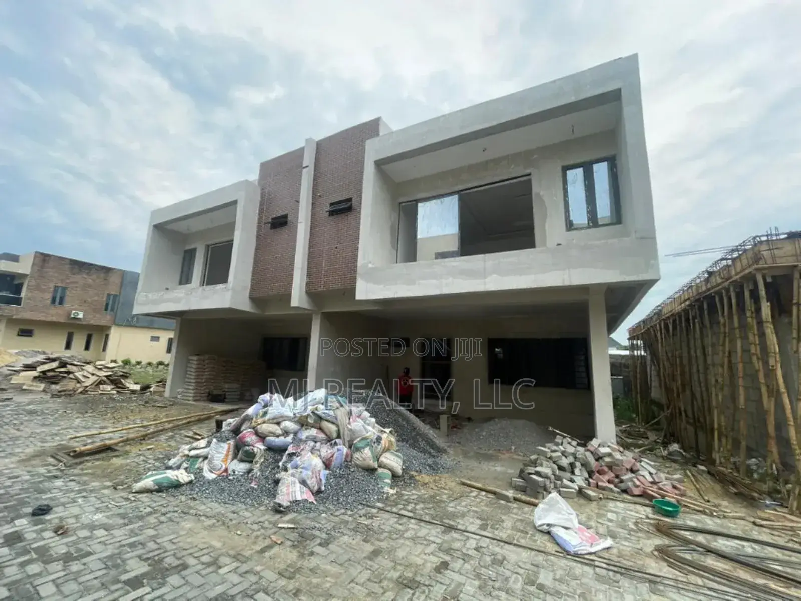 3bdrm Duplex in Sangotedo for sale