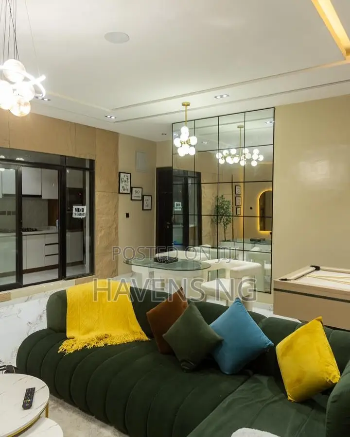 Stylish 2-Bedroom Apartment With Snooker, Pool Gym.