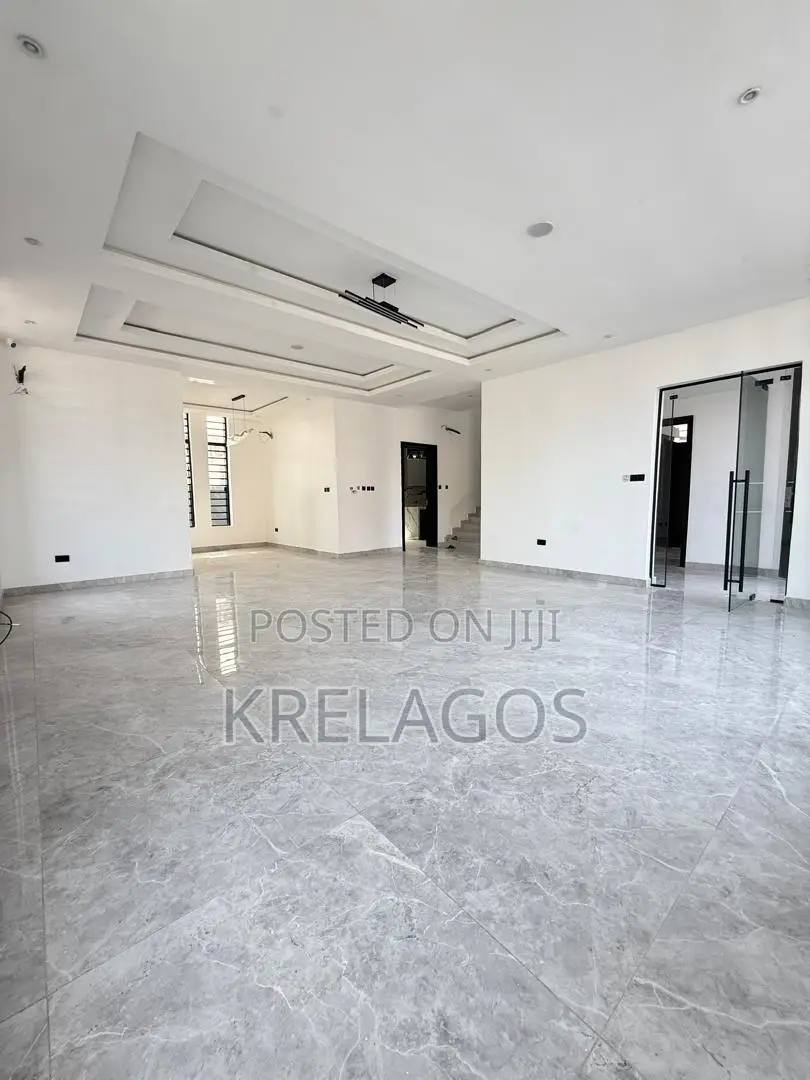 5bdrm Duplex in Osapa london for sale