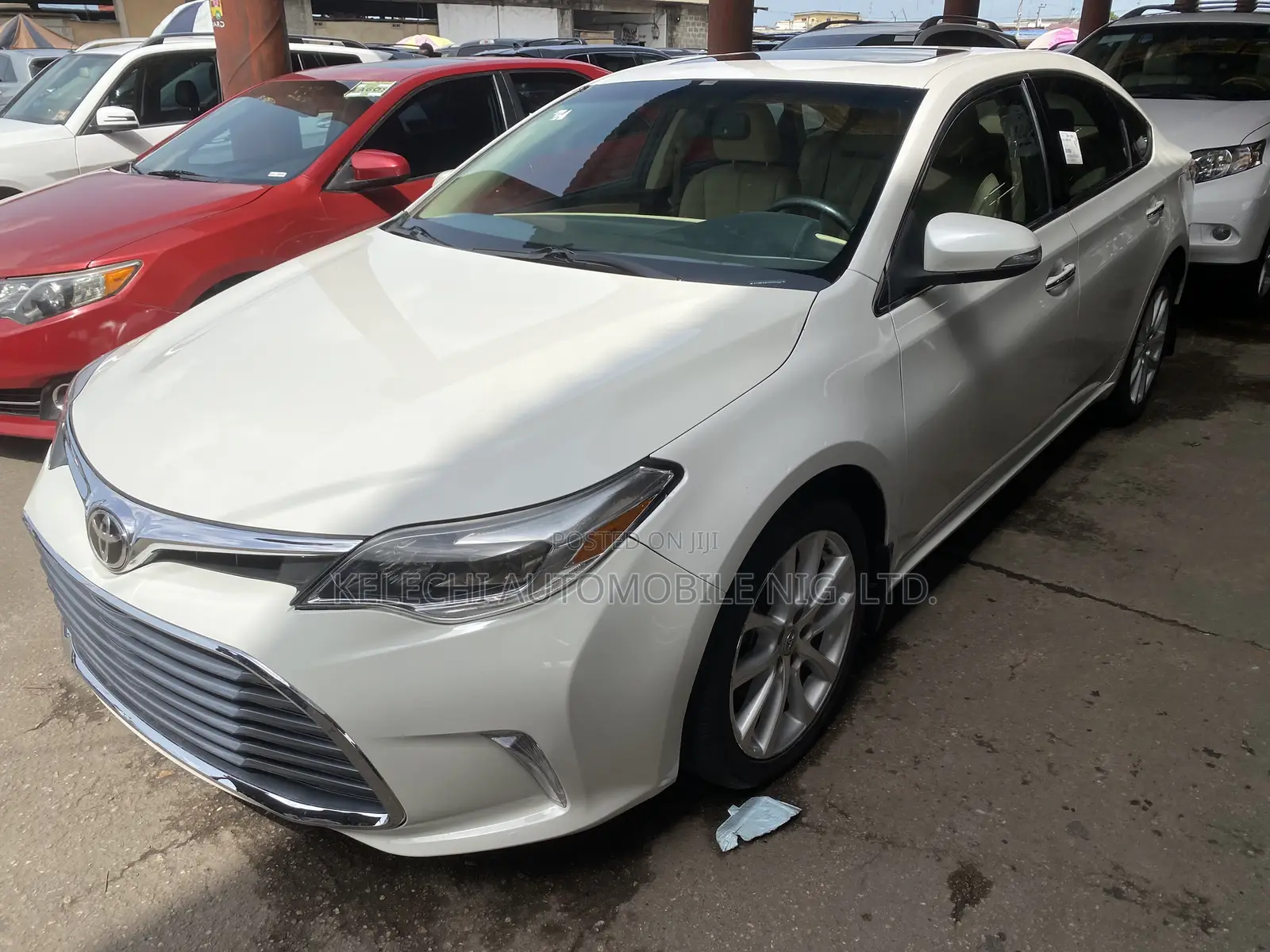 Toyota Avalon XLE Sedar FWD (3.5L 6cyl 6A) 2013 White