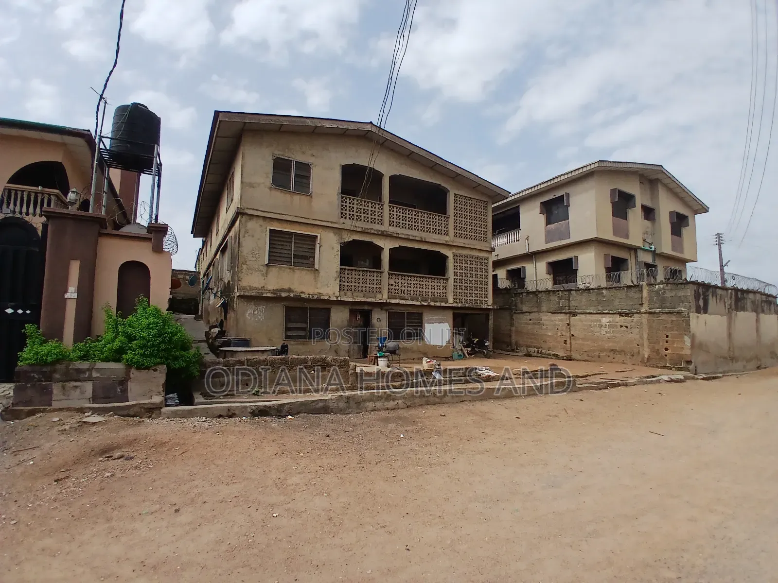 18bdrm Apartment in Agbowo, Ibadan for sale