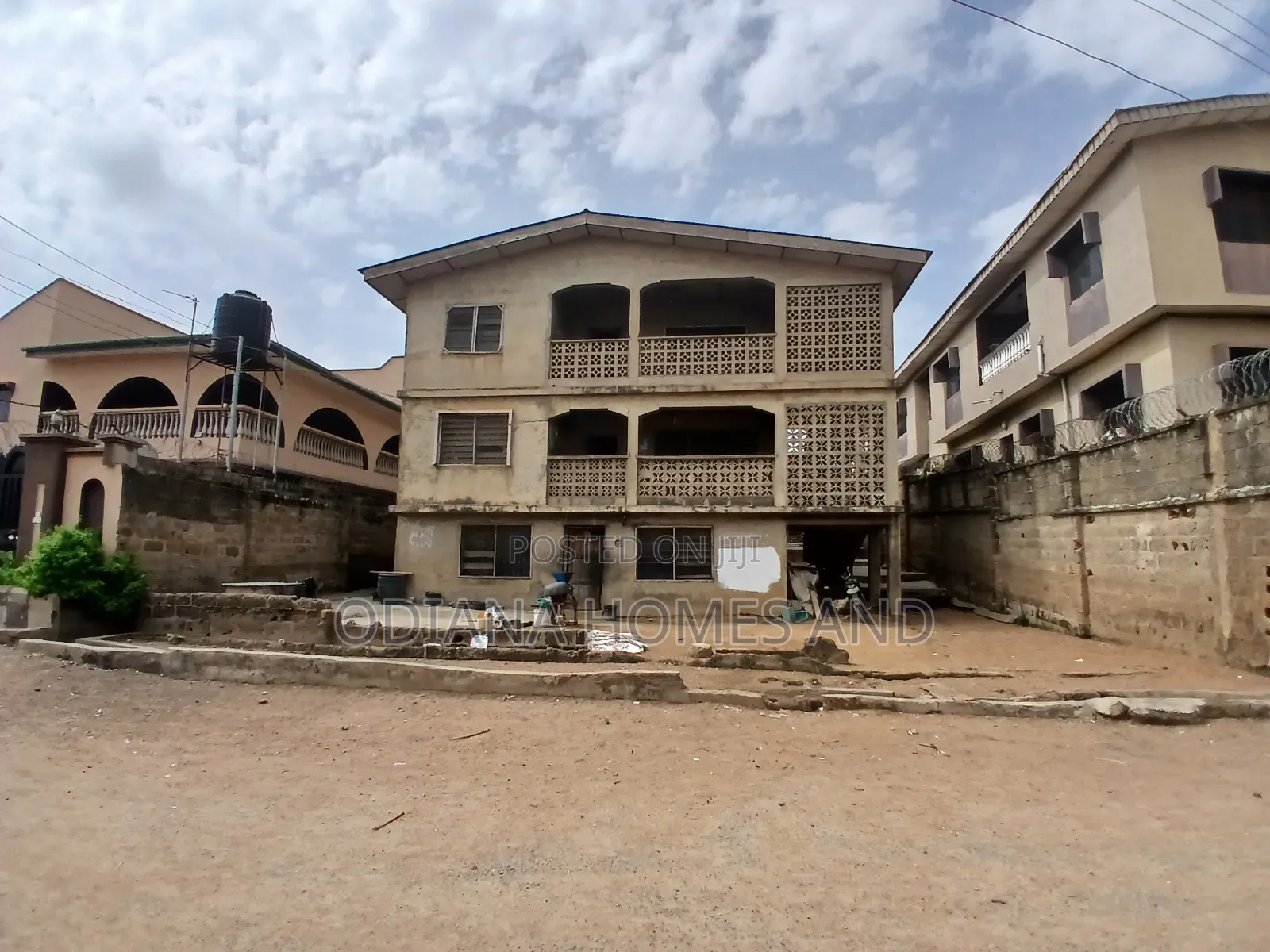 18bdrm Apartment in Agbowo, Ibadan for sale