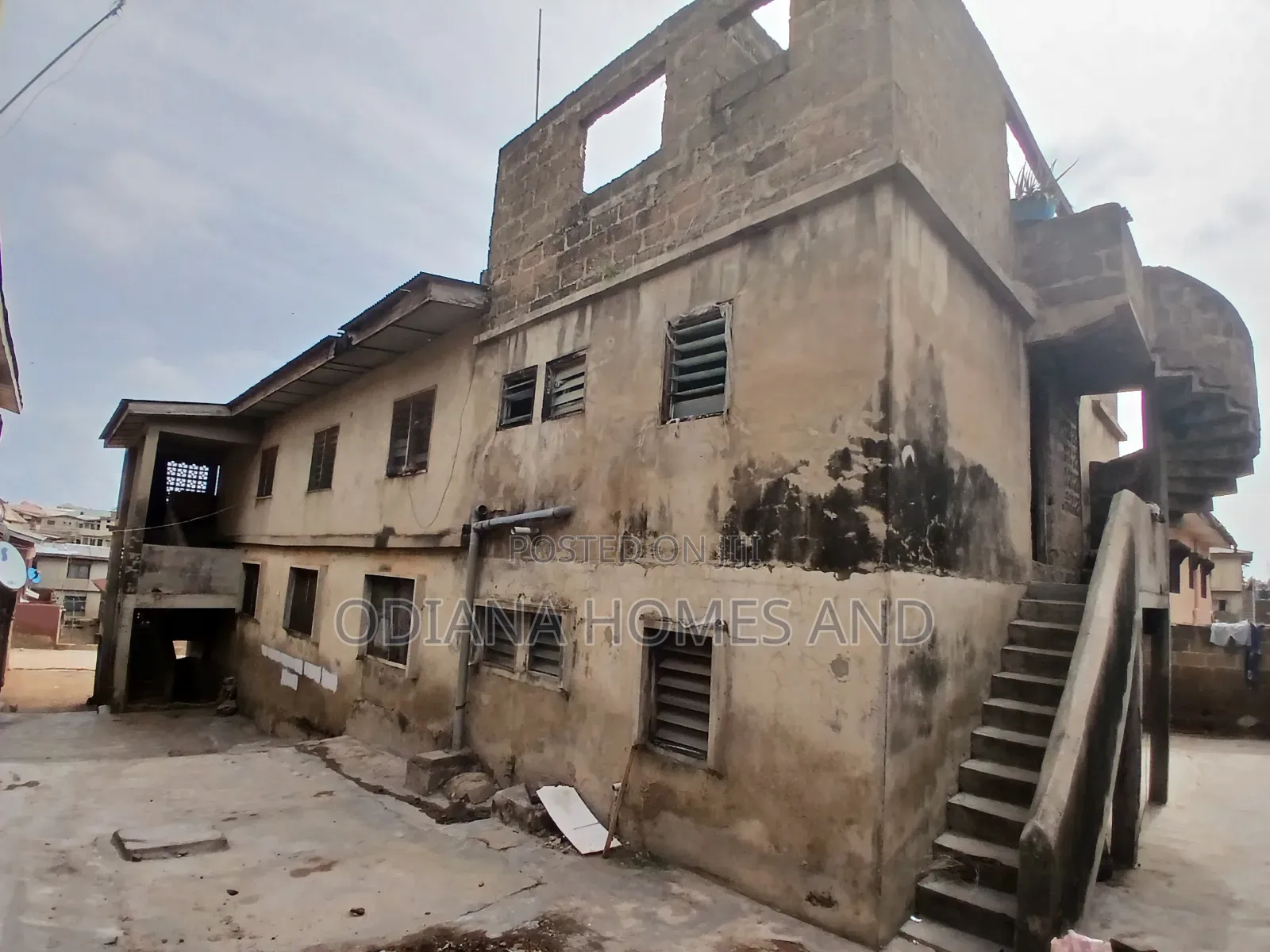 18bdrm Apartment in Agbowo, Ibadan for sale