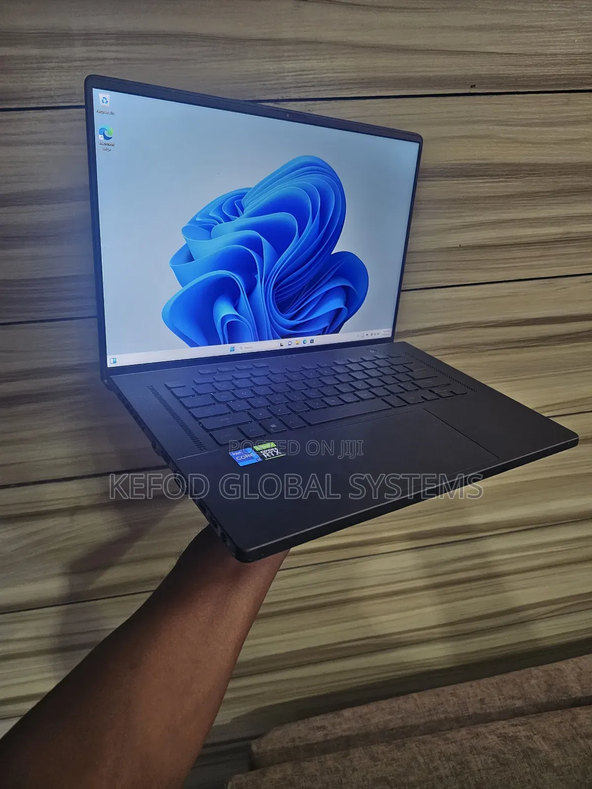Laptop Asus ROG Zephyrus G16 24GB Intel Core I7 SSD 1T