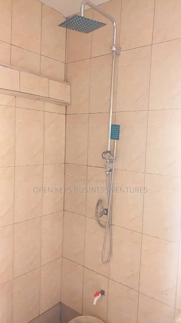 2bdrm Block of Flats in Ekeein, Ologuneru for sale