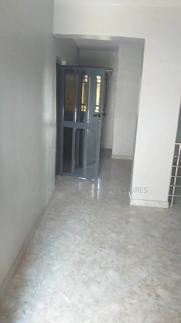 2bdrm Block of Flats in Ekeein, Ologuneru for sale