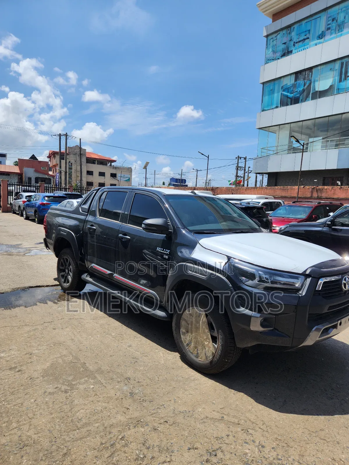 New Toyota Hilux 2024 Black