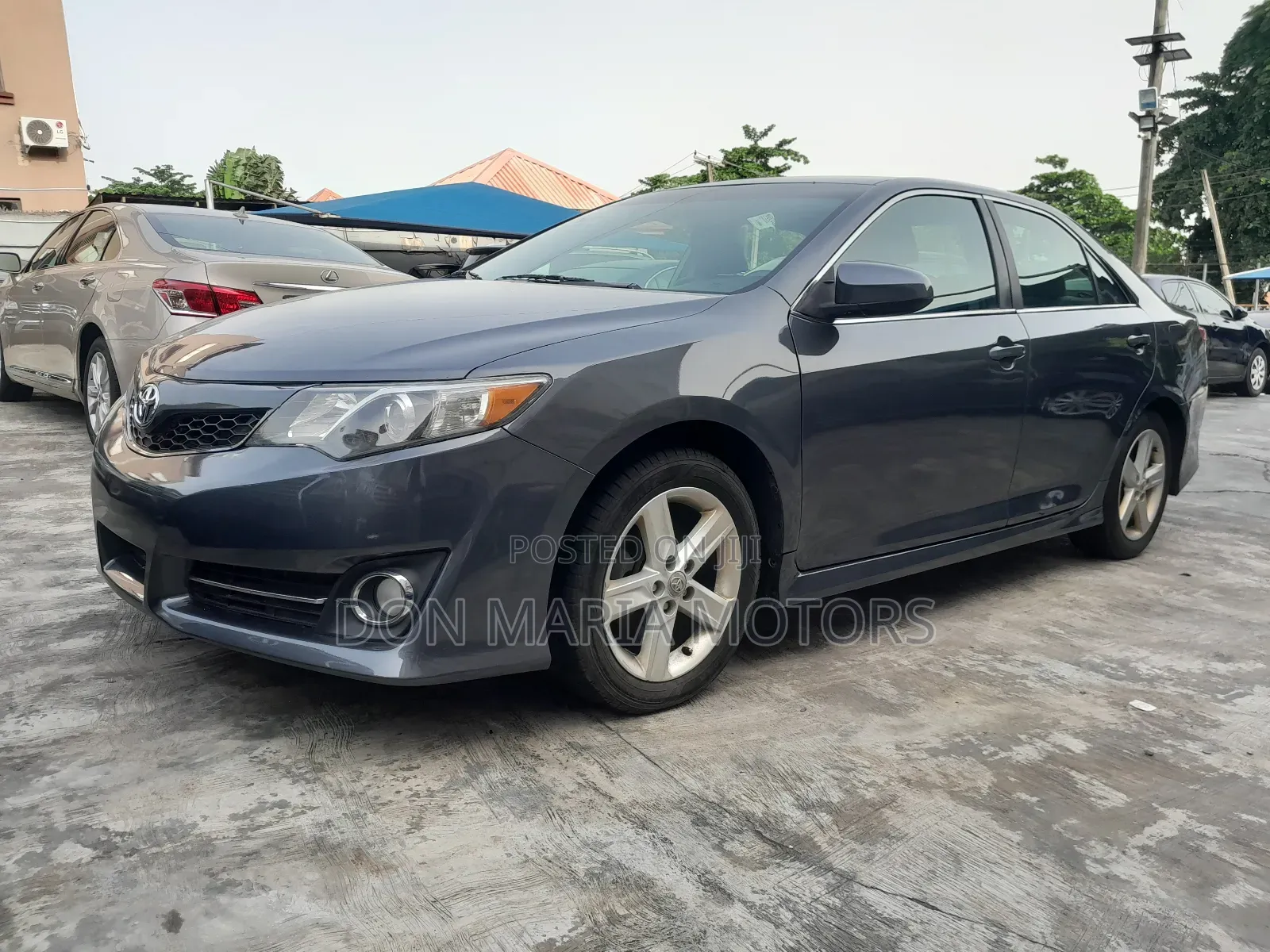 Toyota Camry SE 4dr Sedan (2.5L 4cyl 6A) 2012 Gray