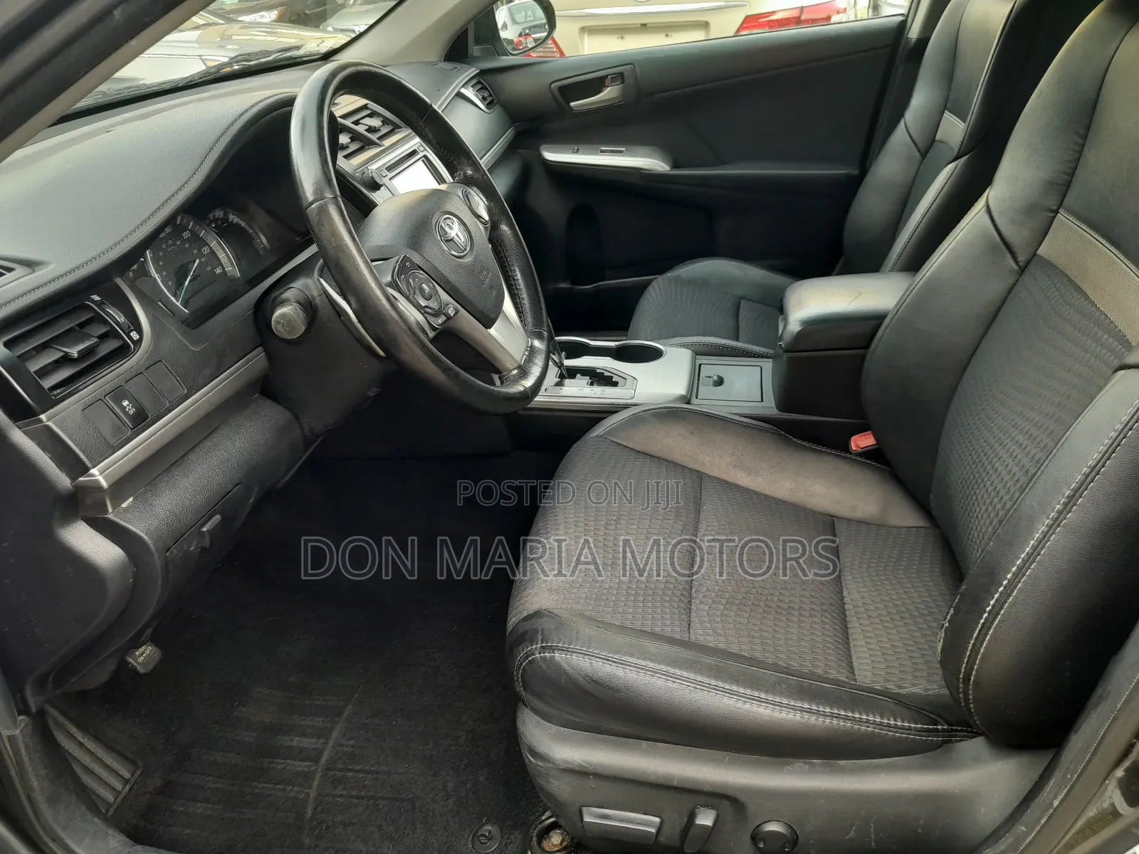 Toyota Camry SE 4dr Sedan (2.5L 4cyl 6A) 2012 Gray