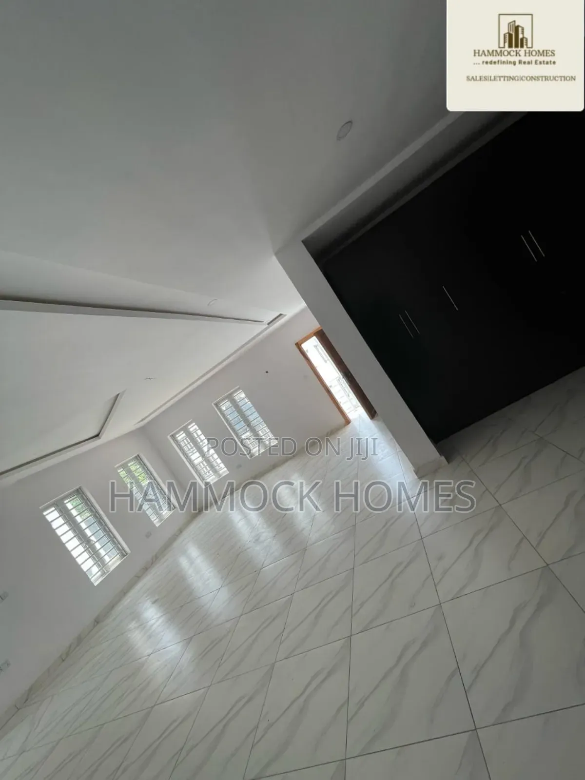4bdrm Duplex in Jericho Gra for sale