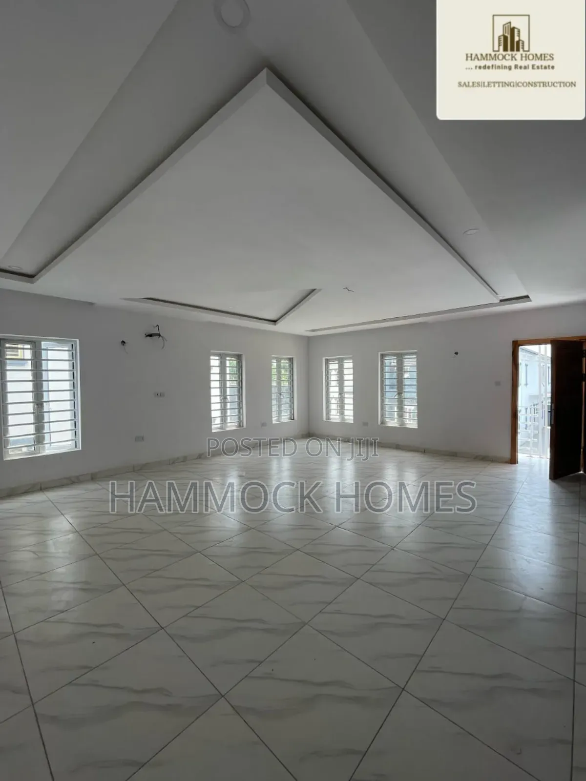 4bdrm Duplex in Jericho Gra for sale