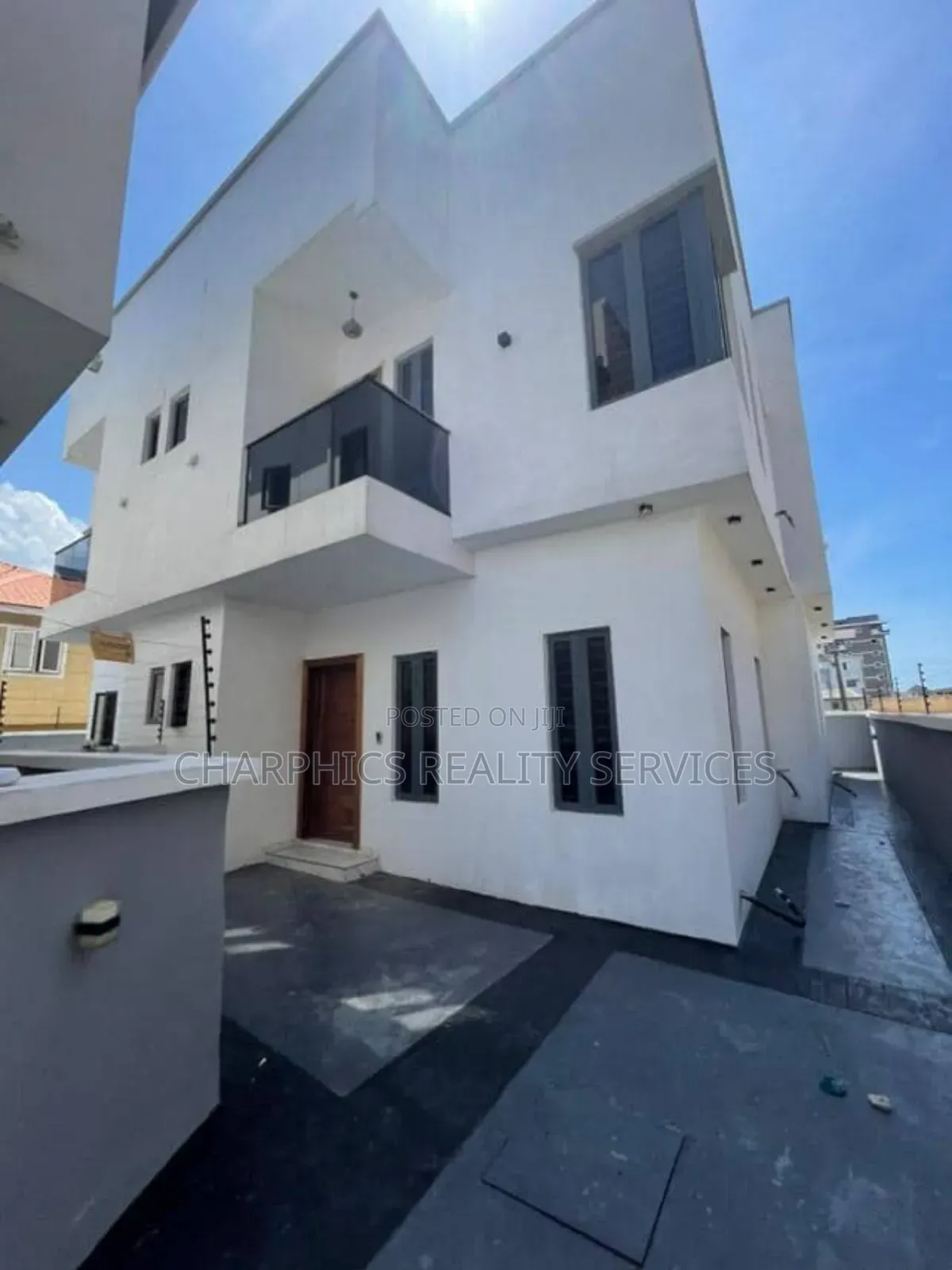 4bdrm Duplex in Lekki Phase 2 for sale