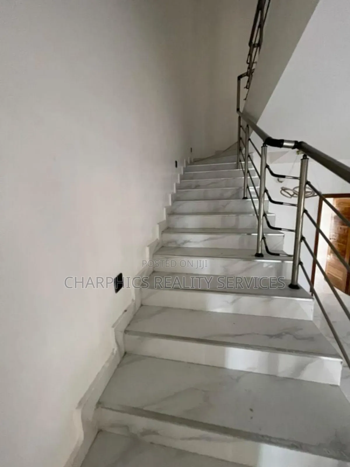 4bdrm Duplex in Lekki Phase 2 for sale