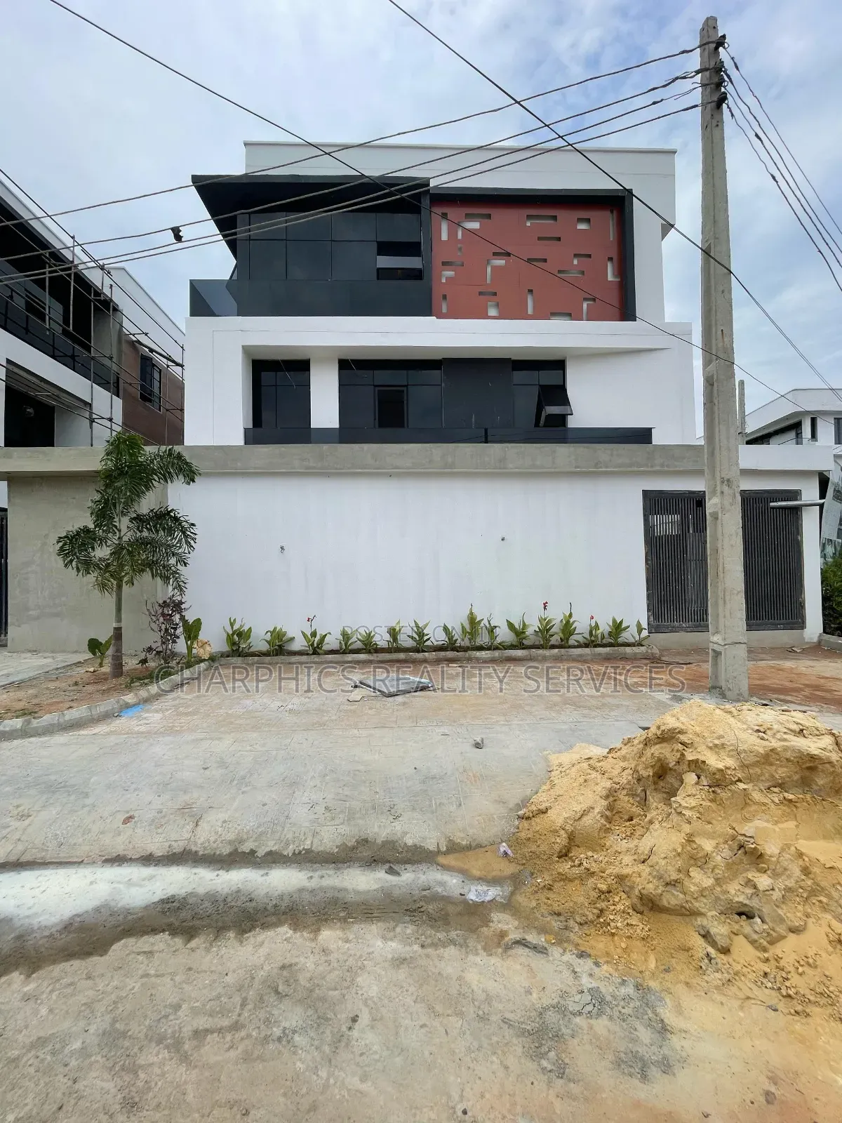 4bdrm Duplex in Lekki Phase 1 for sale
