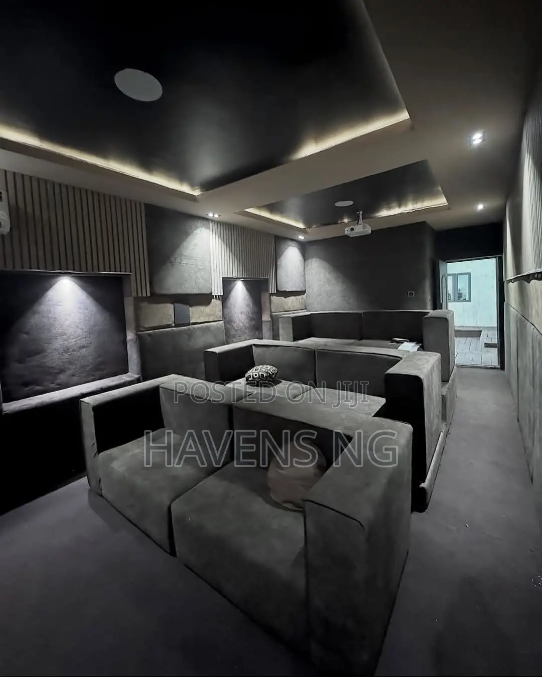 Luxury 2-Bedroom Maisonette With Cinema, Outdoor Cabana