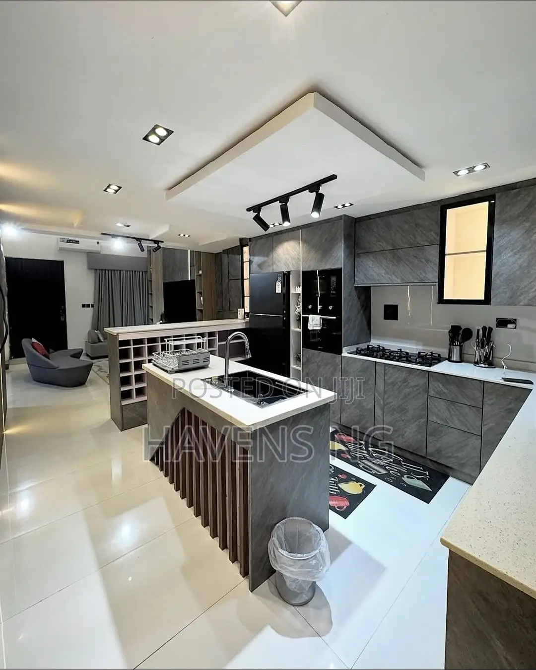 Luxury 2-Bedroom Maisonette With Cinema, Outdoor Cabana