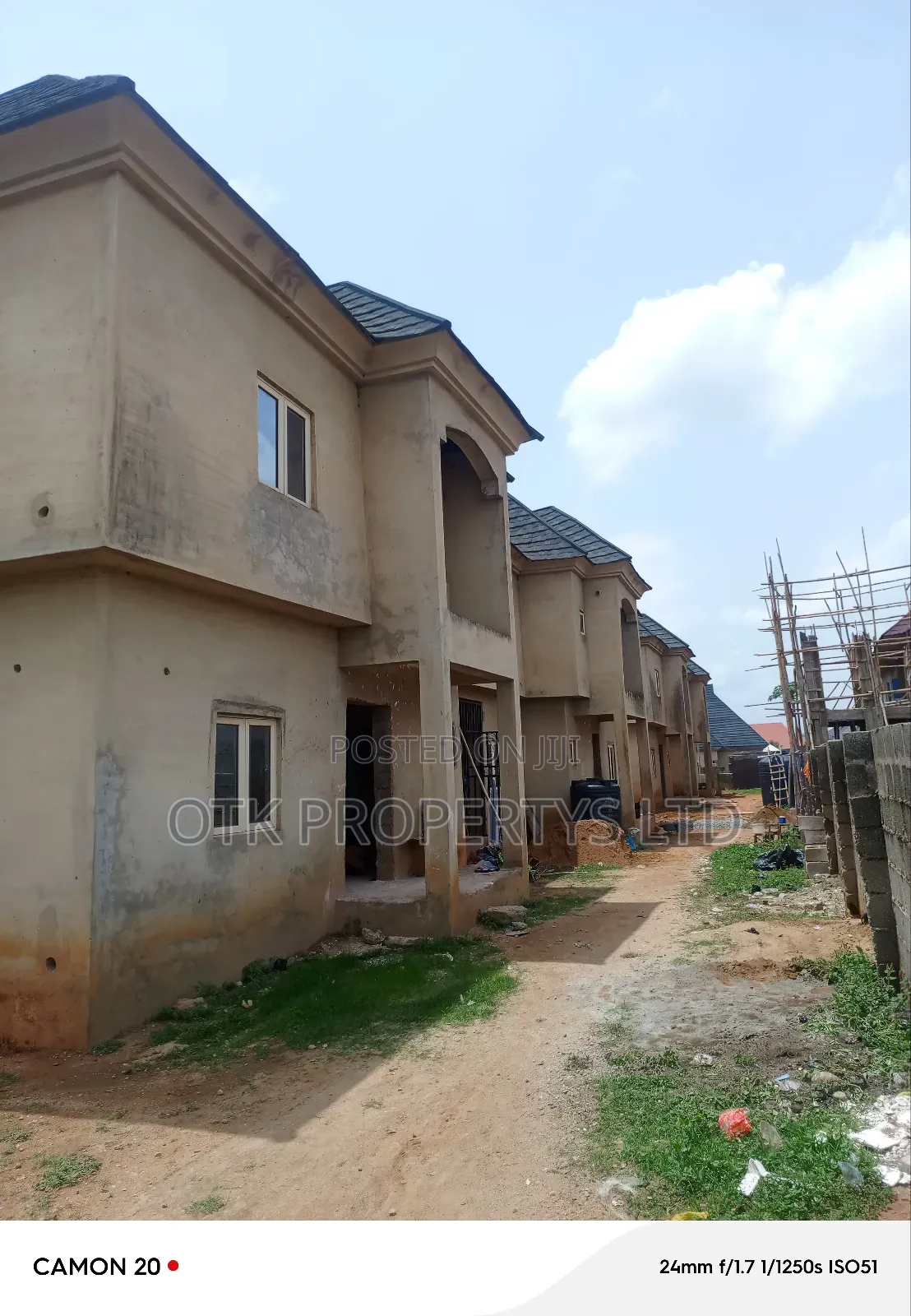 3bdrm Block of Flats in Chigakwere Kubwa for sale