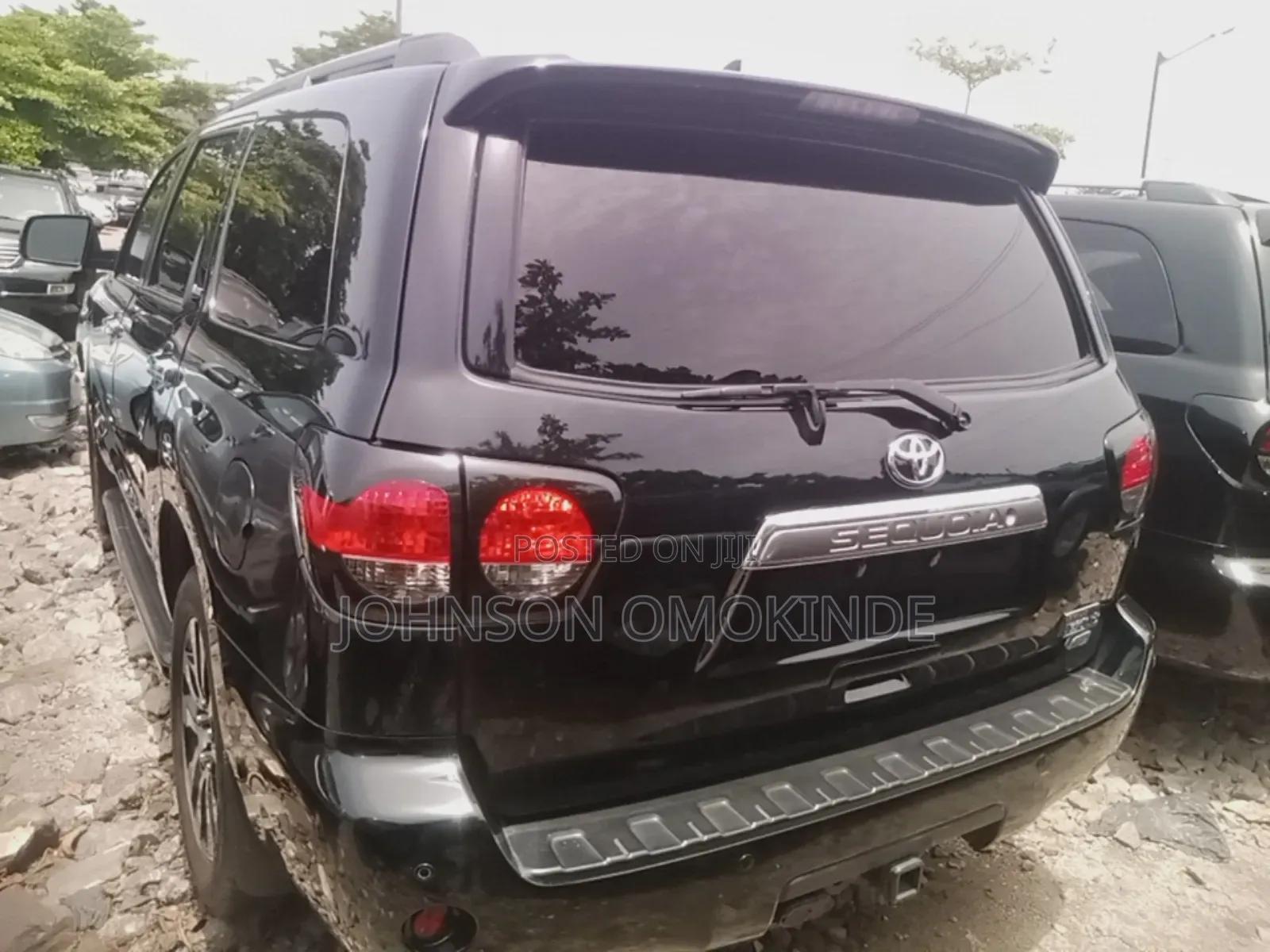 Toyota Sequoia Platinum FFV 4dr SUV 4WD (5.7L 8cyl 6A) 2016 Black