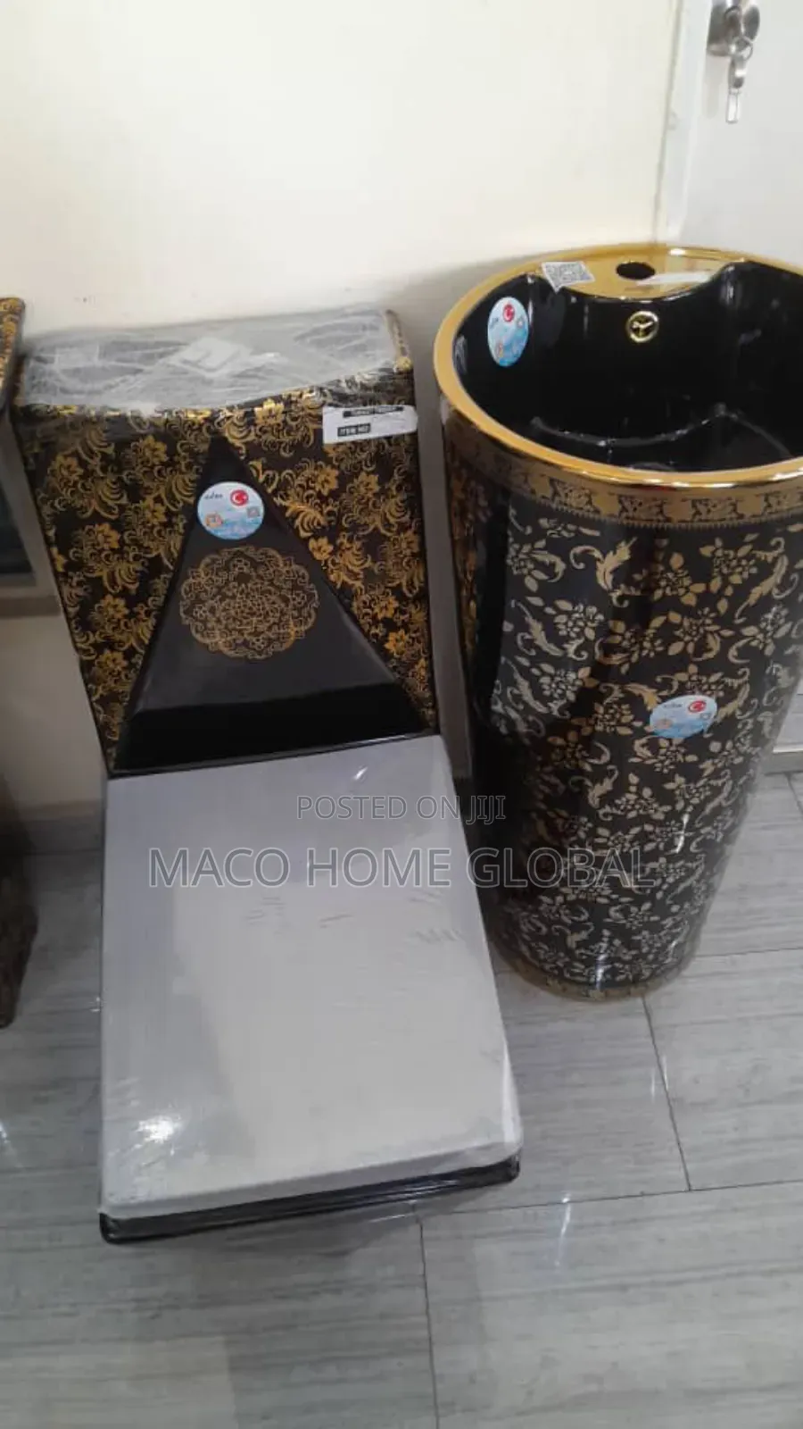 Royal Gold and Black With Big Beasin Wc
