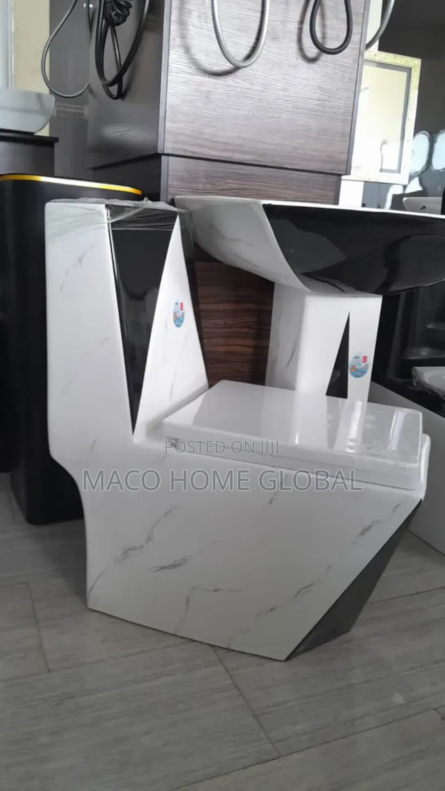 Diamond Shaped Executive Wc Complete Set White and Black