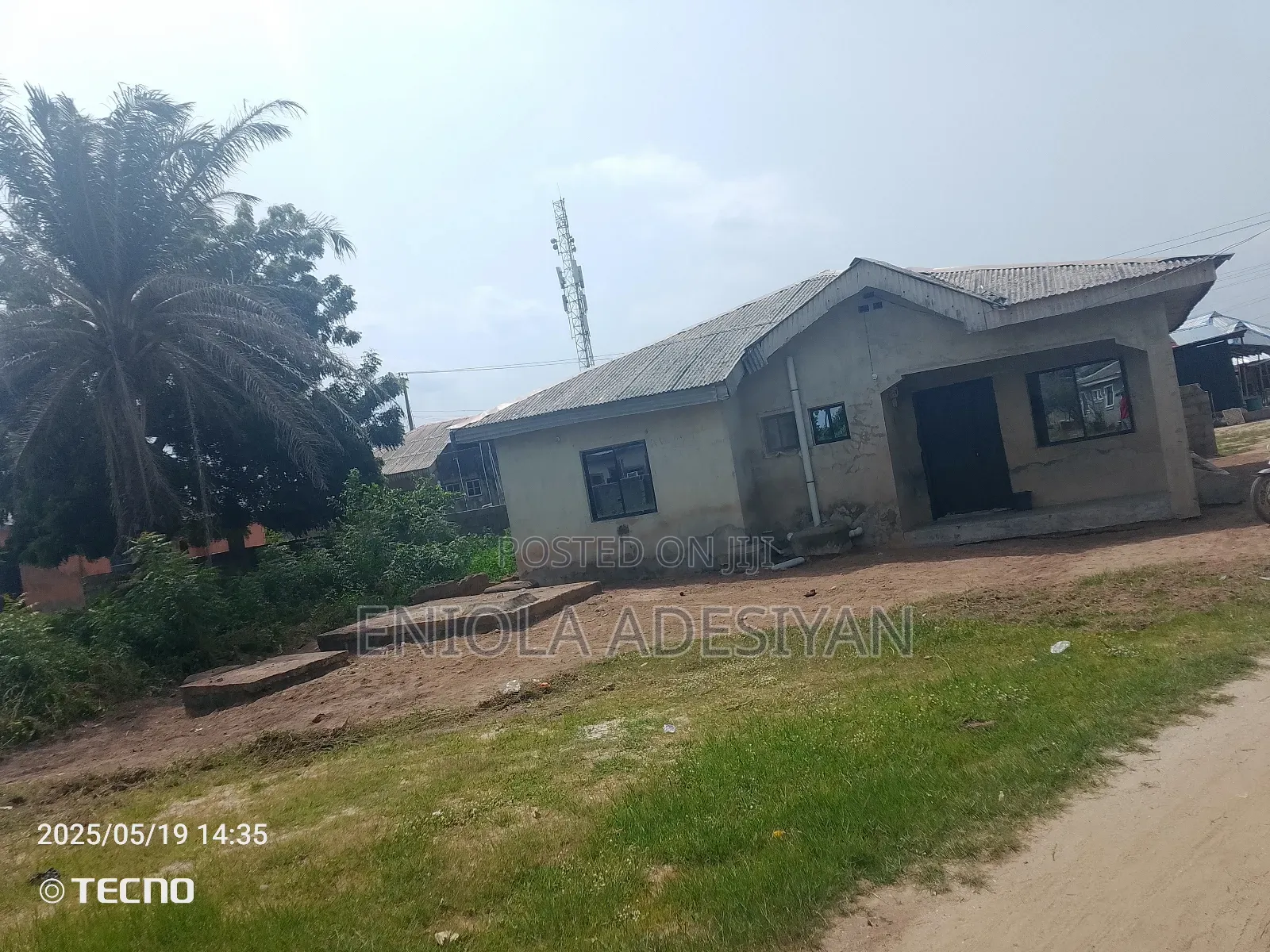 2bdrm Block of Flats in Reri Junior Primary, Ikorodu for sale
