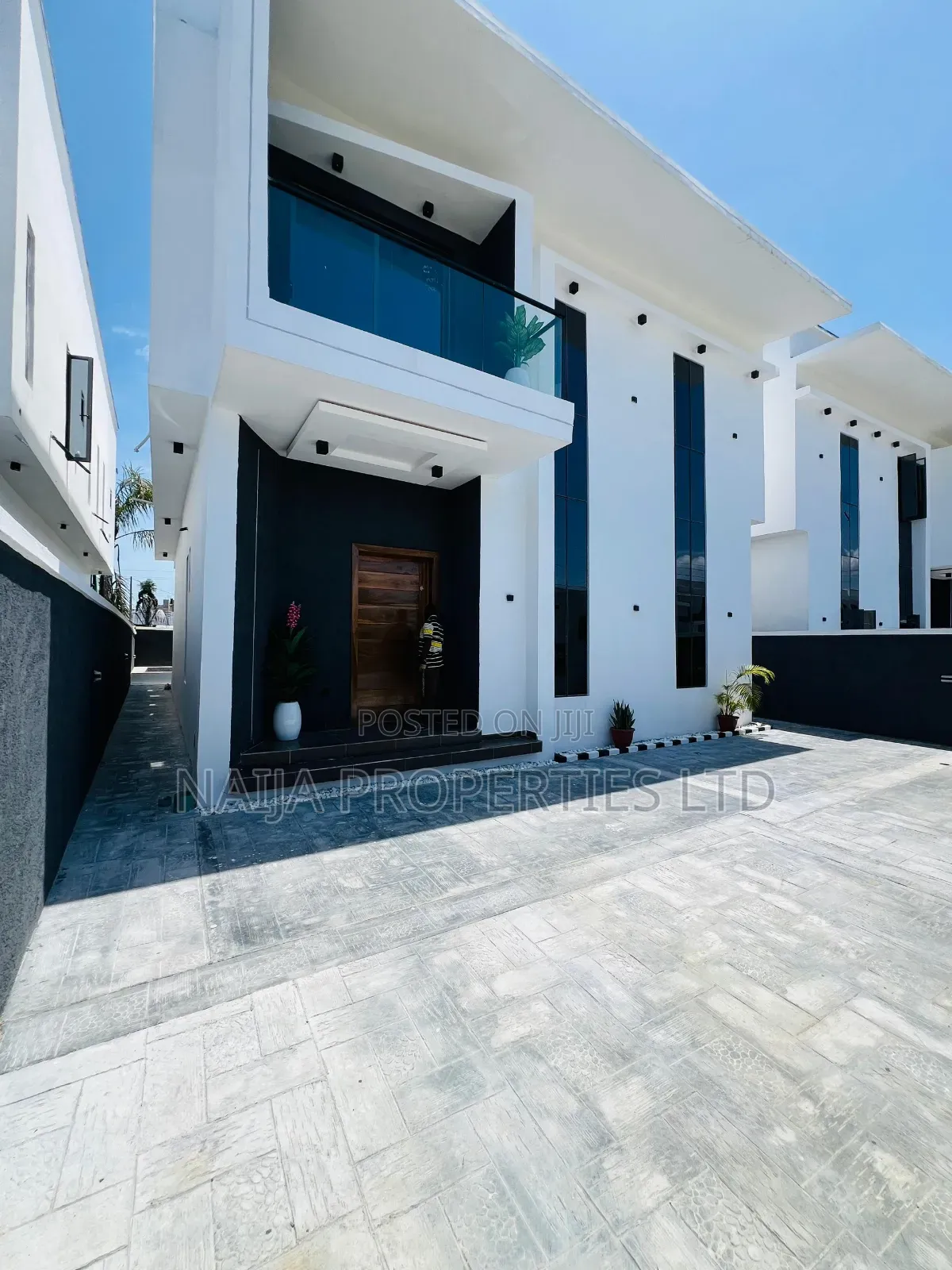 5bdrm Duplex in Mobil Rd, Ajah for sale