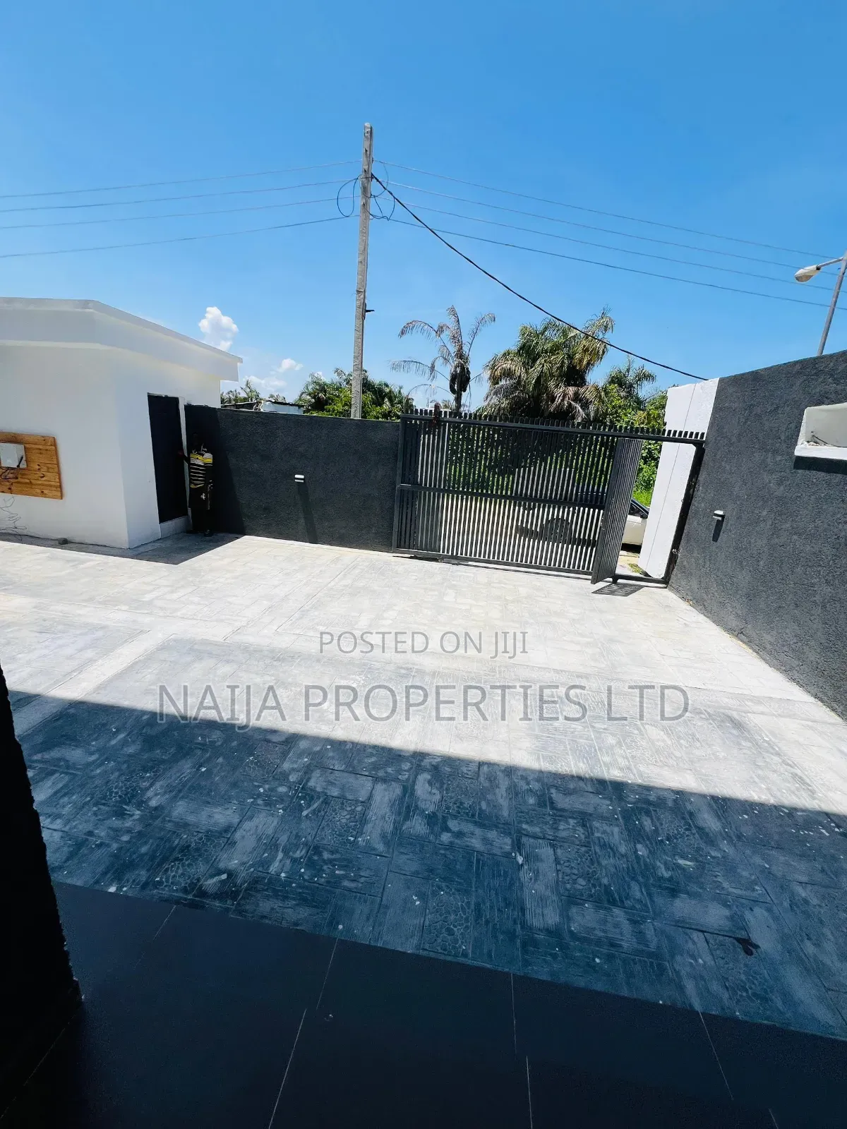 5bdrm Duplex in Mobil Rd, Ajah for sale