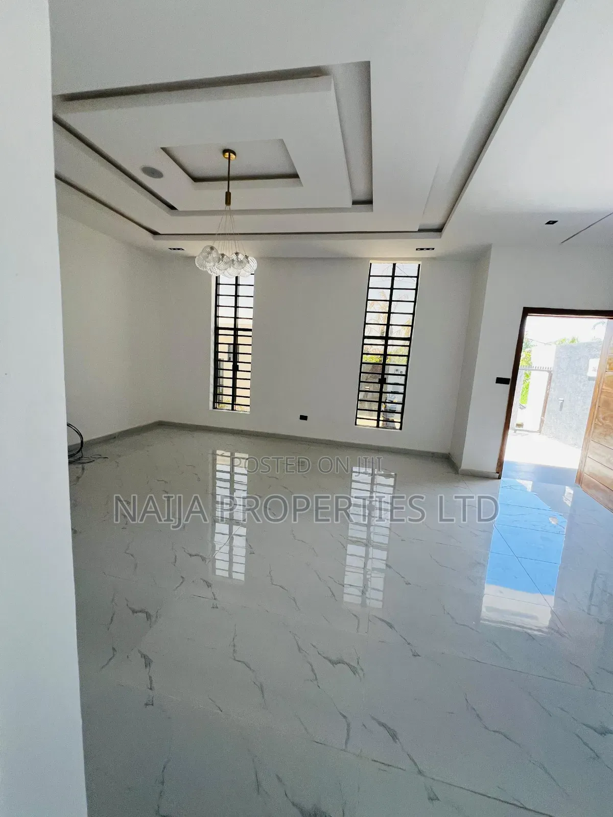 5bdrm Duplex in Mobil Rd, Ajah for sale