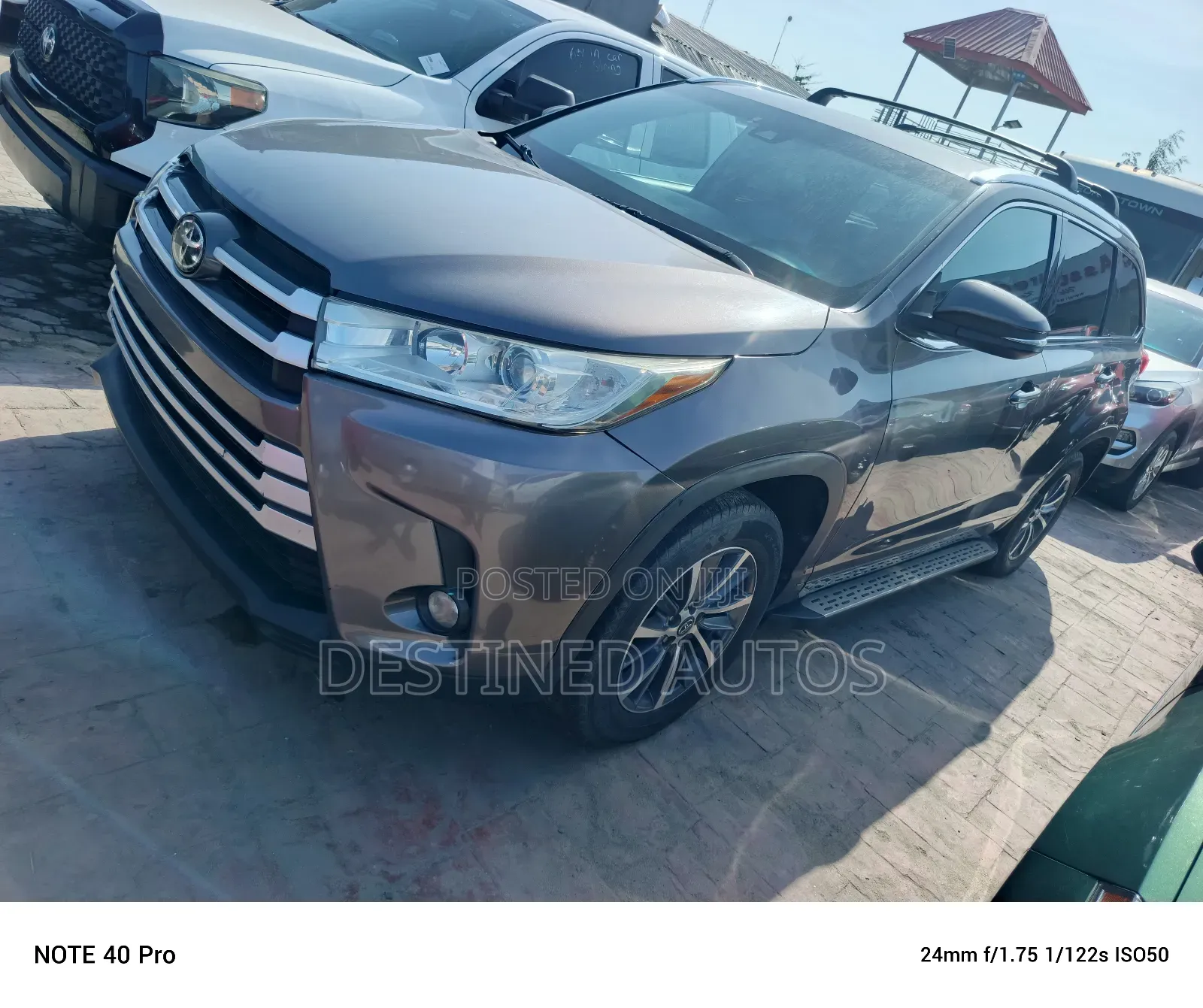 Toyota Highlander XLE 4x4 V6 (3.5L 6cyl 8A) 2018 Gray